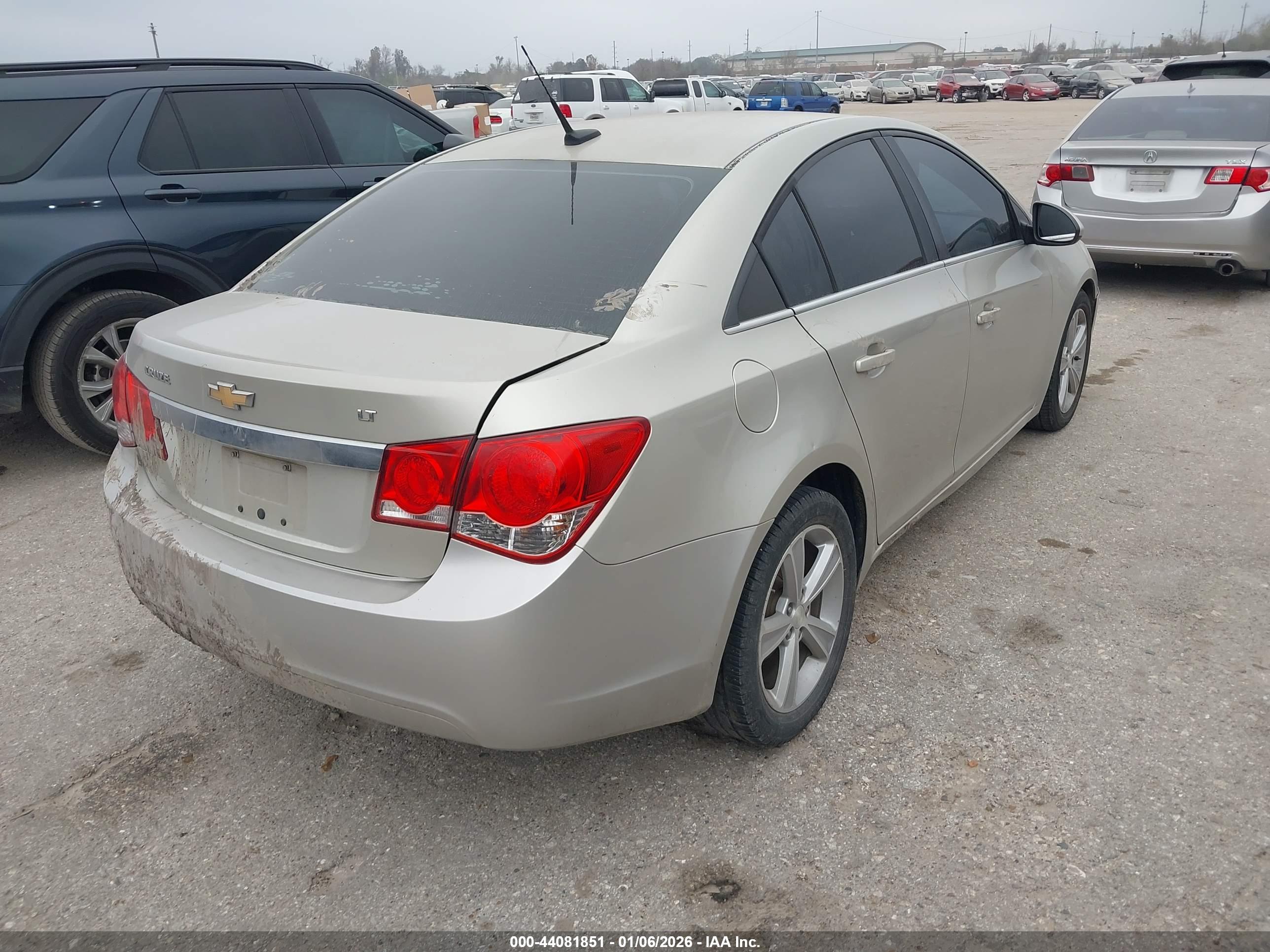 CHEVROLET CRUZE image 4