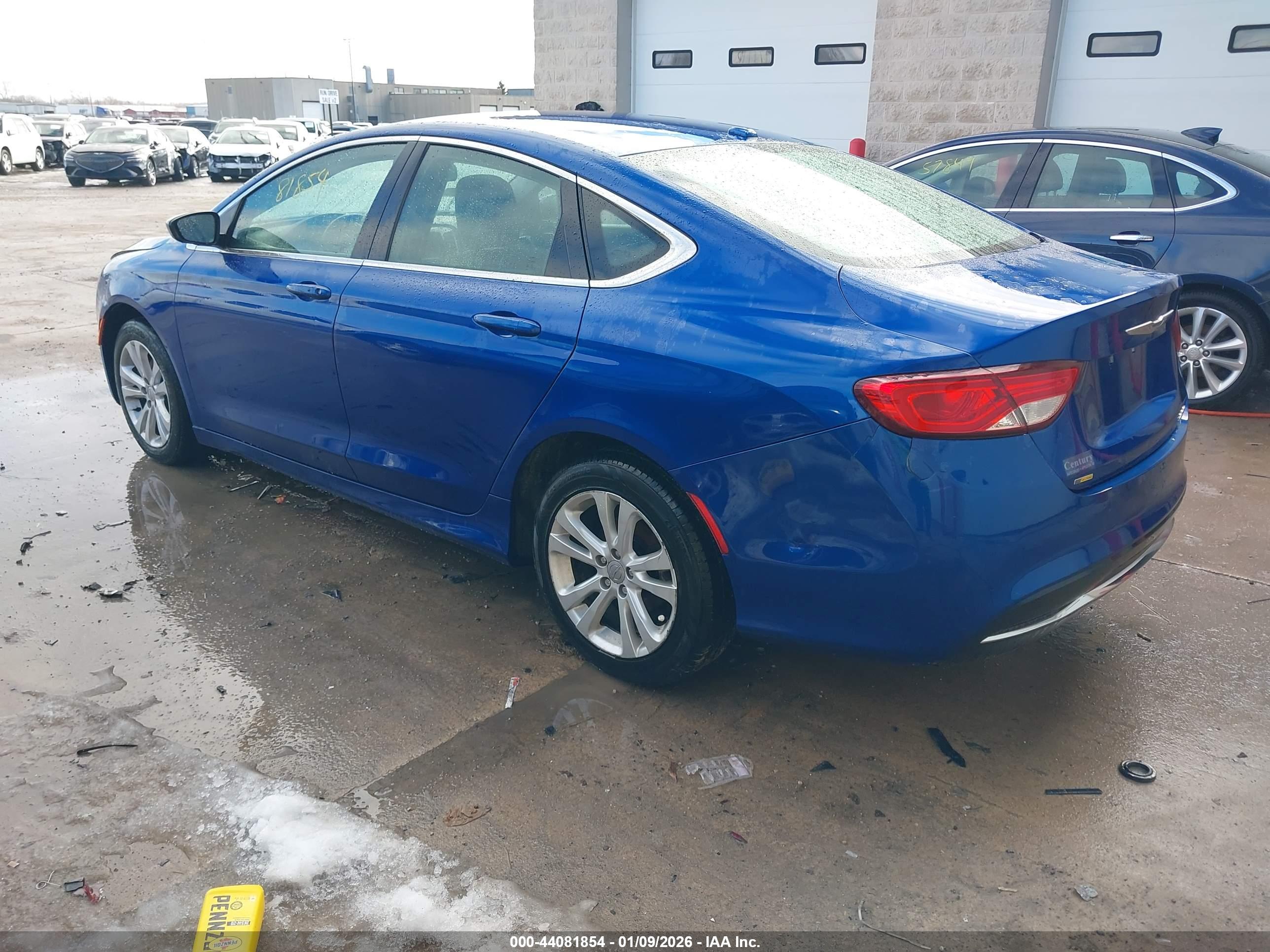 CHRYSLER 200 image 3