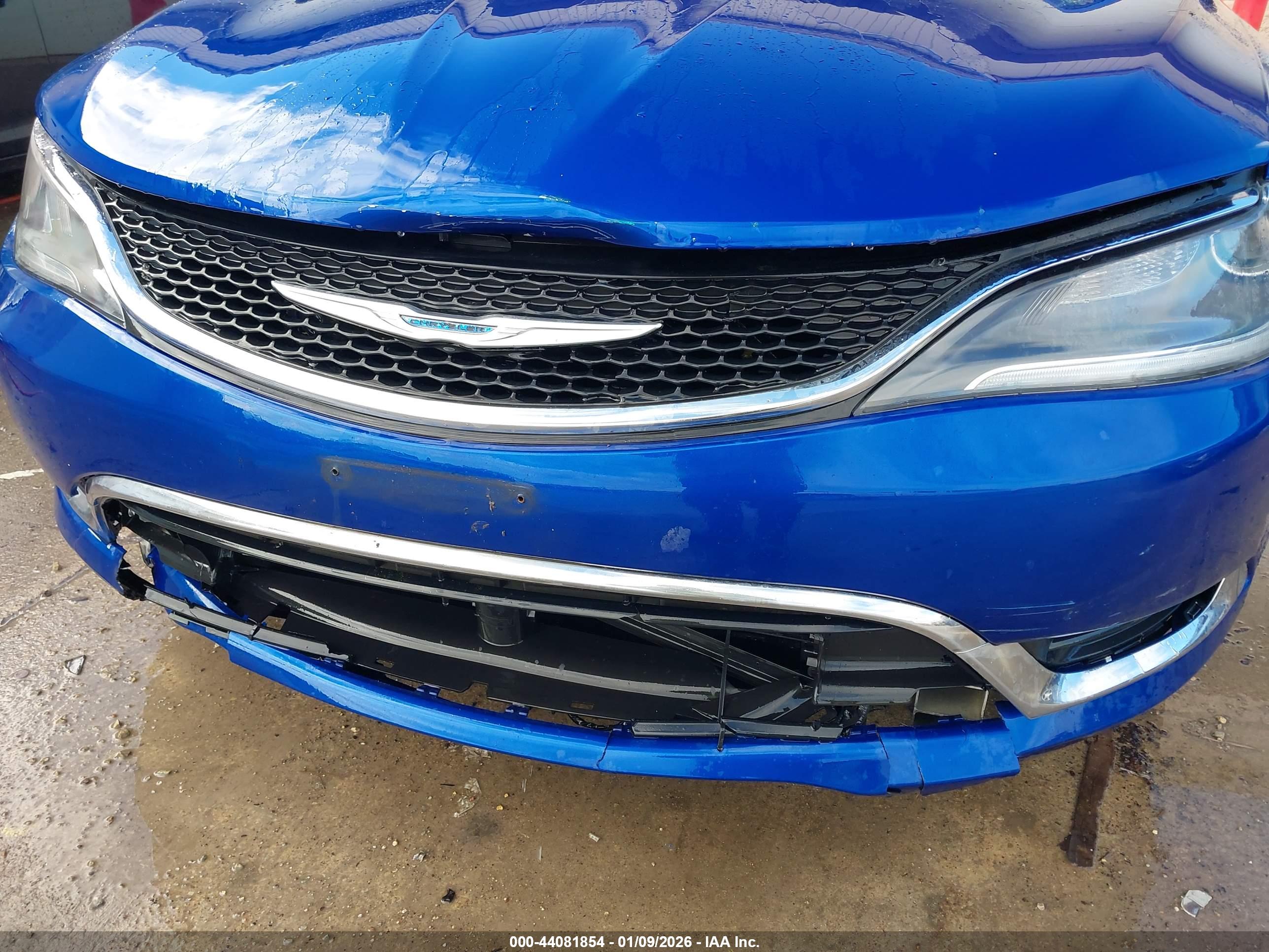 CHRYSLER 200 image 6