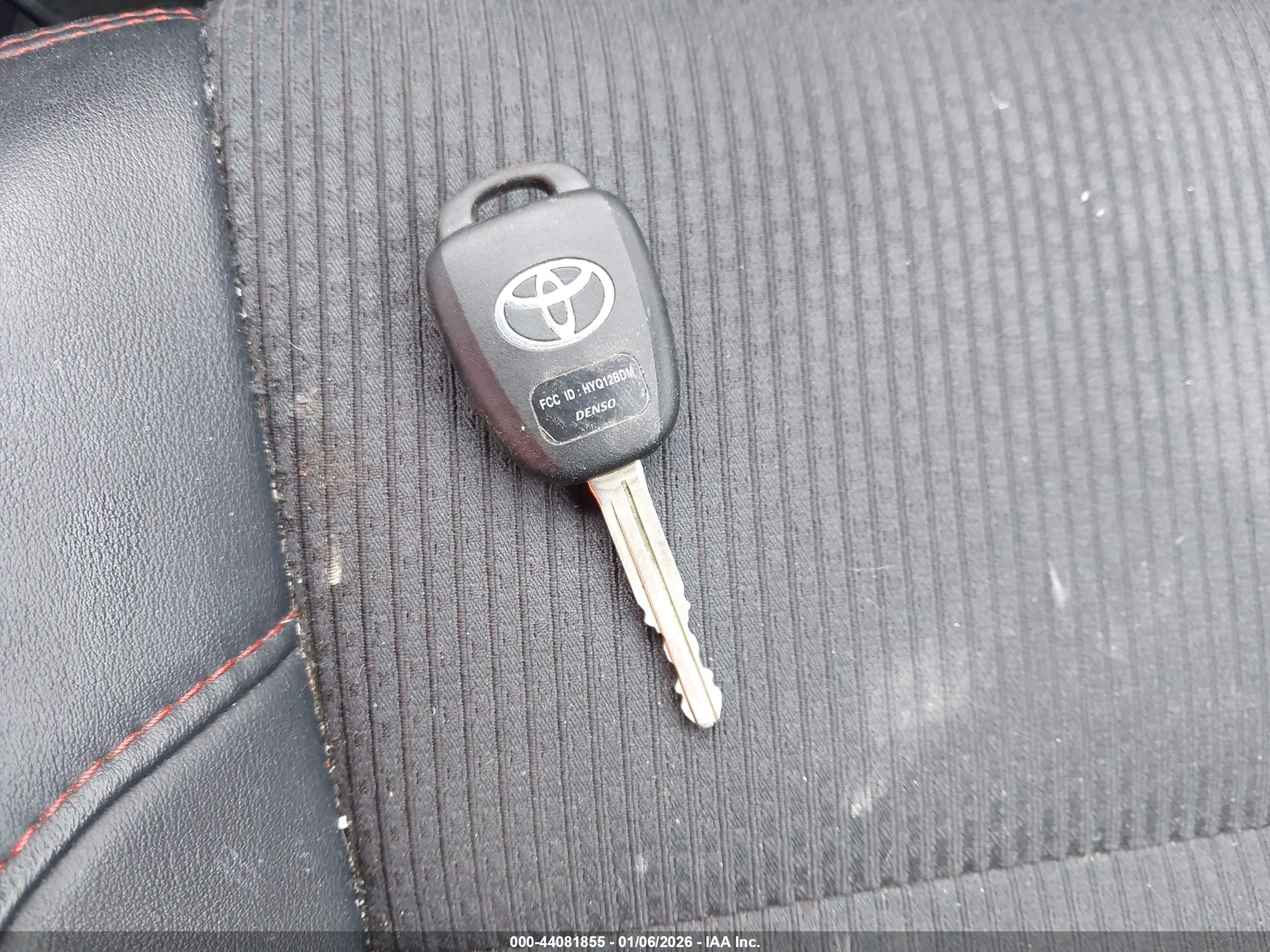 TOYOTA CAMRY image 11