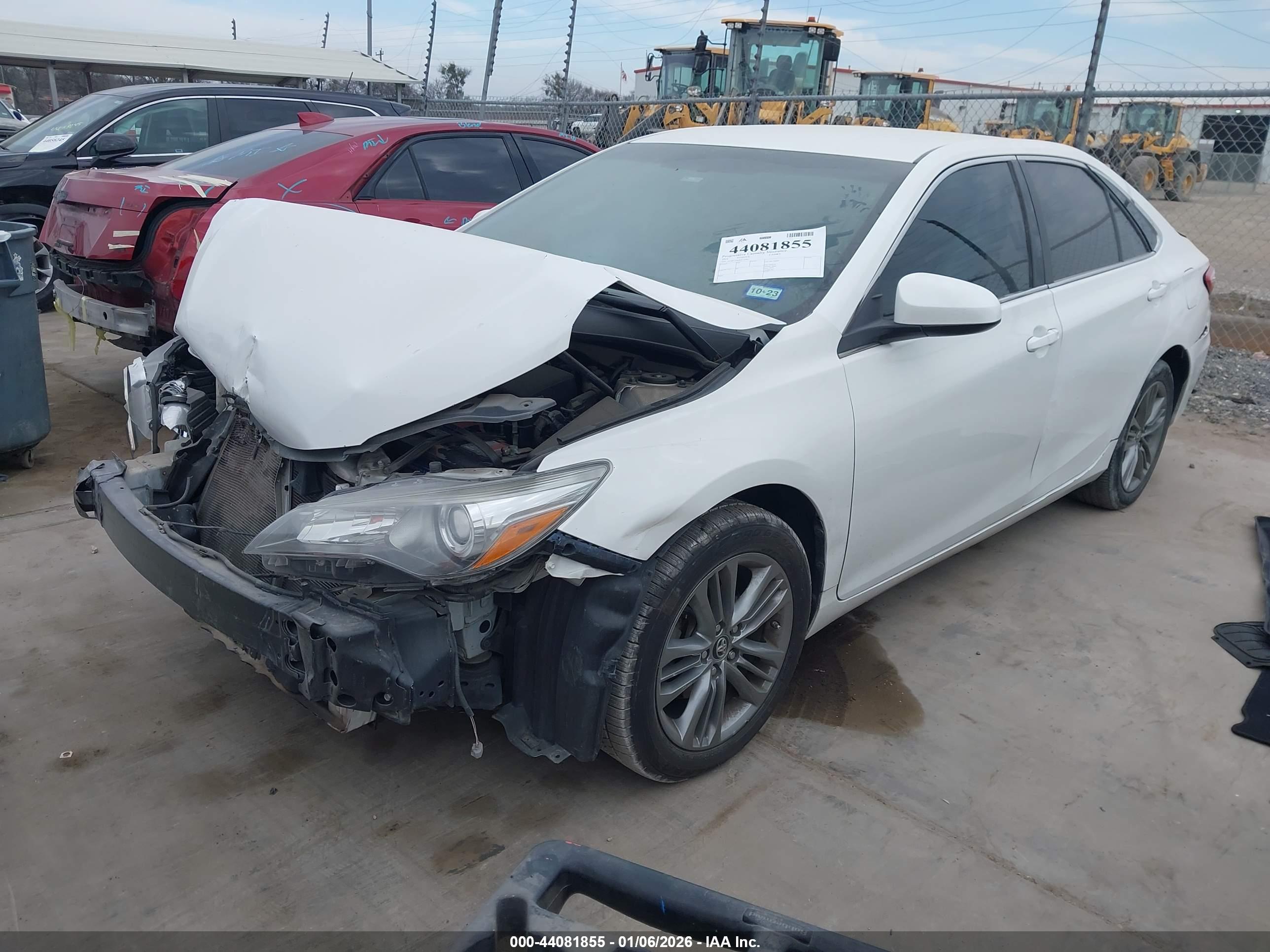 TOYOTA CAMRY image 2