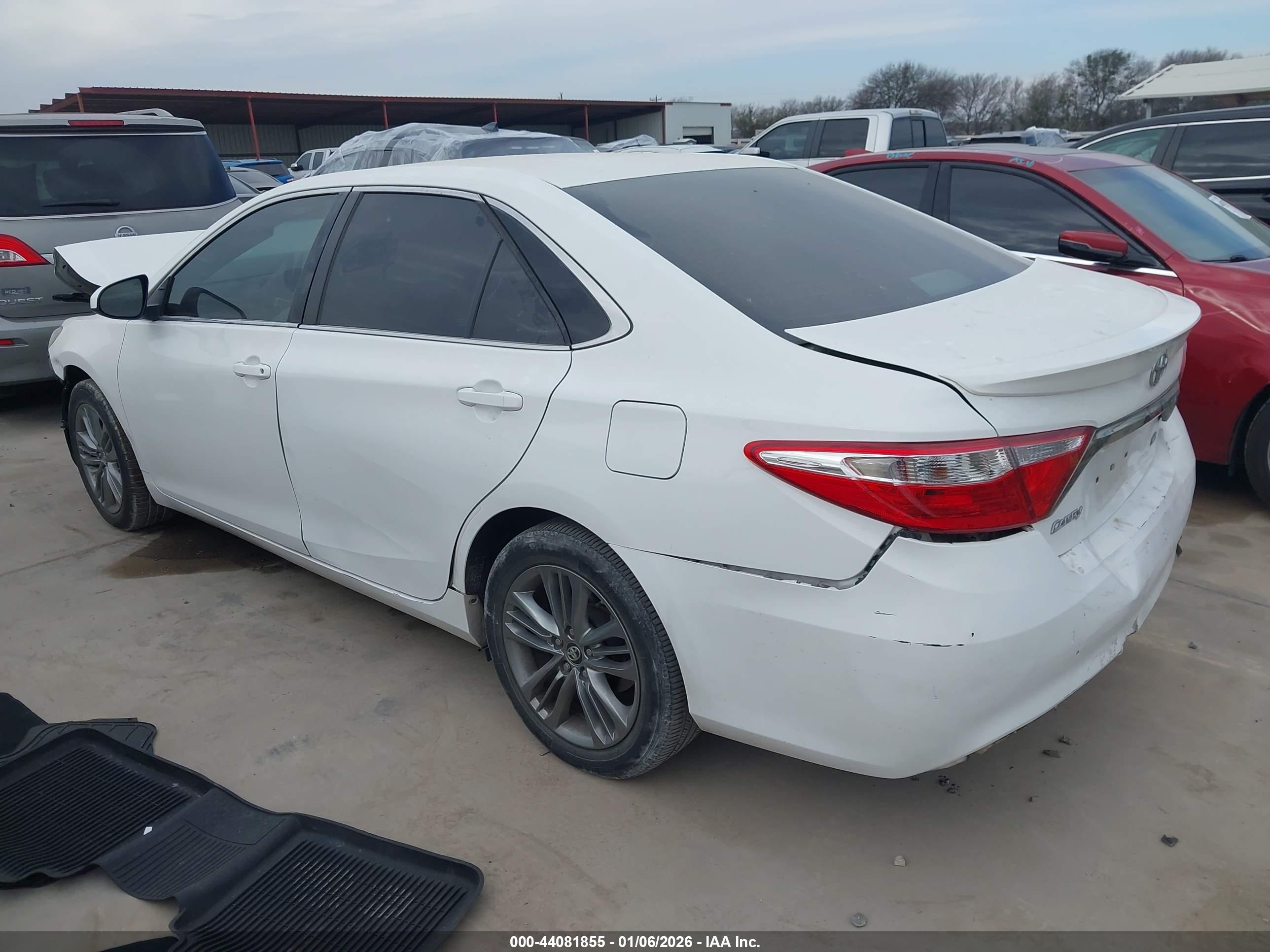TOYOTA CAMRY image 3