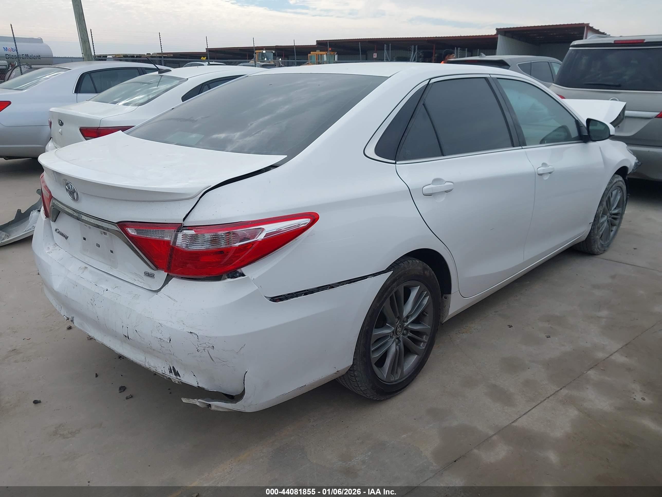 TOYOTA CAMRY image 4