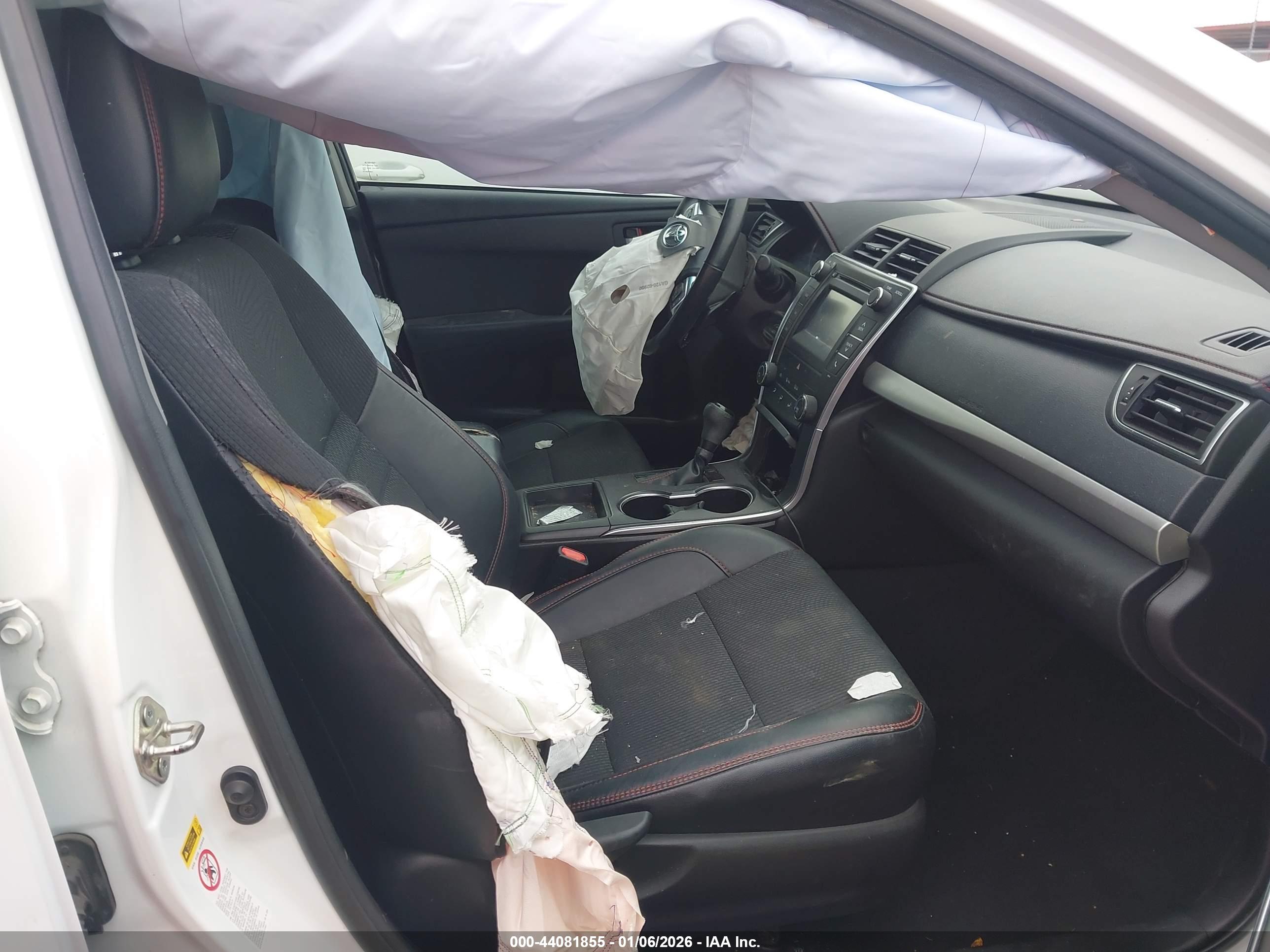 TOYOTA CAMRY image 5