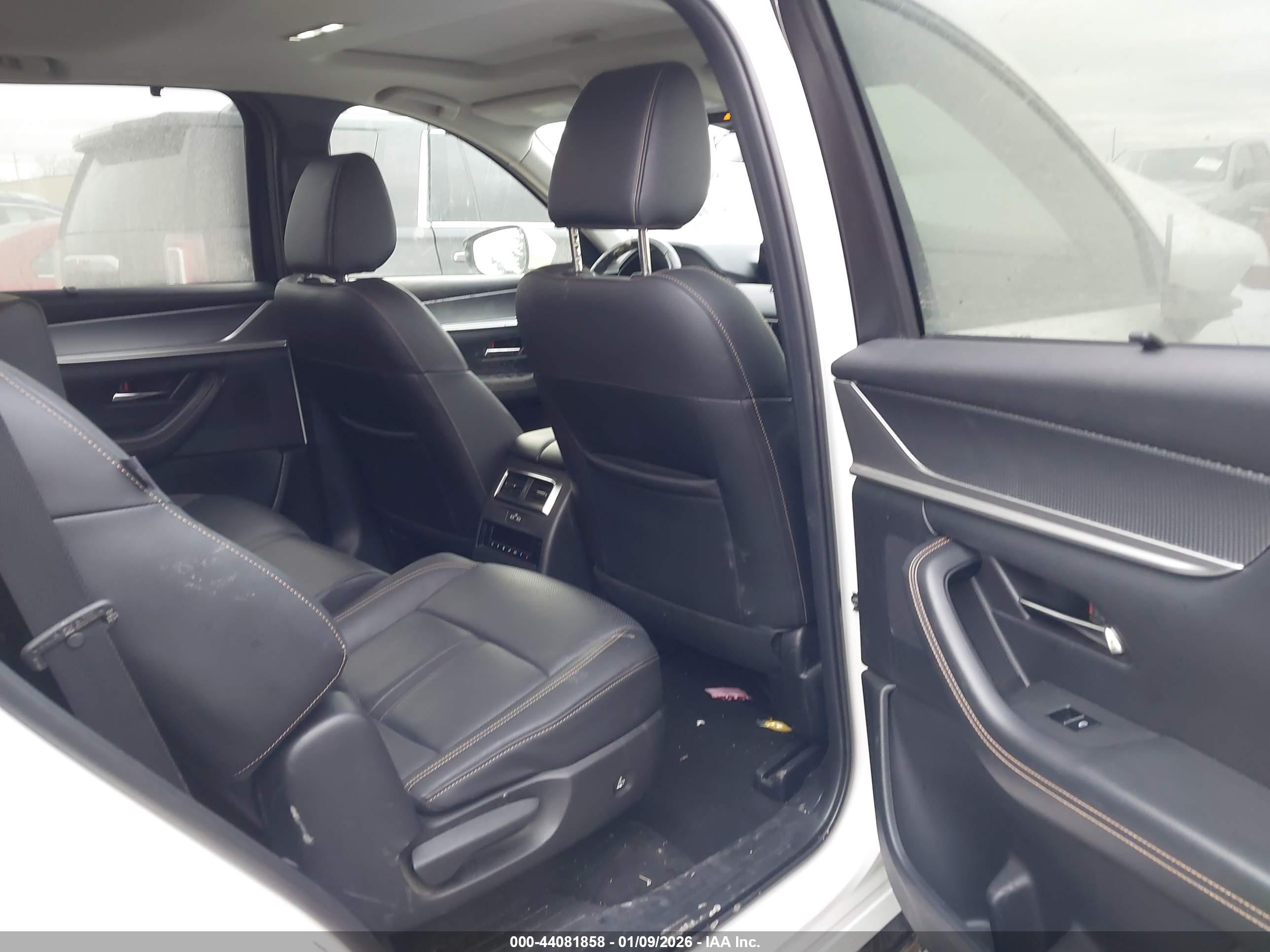 MAZDA CX-90 image 8