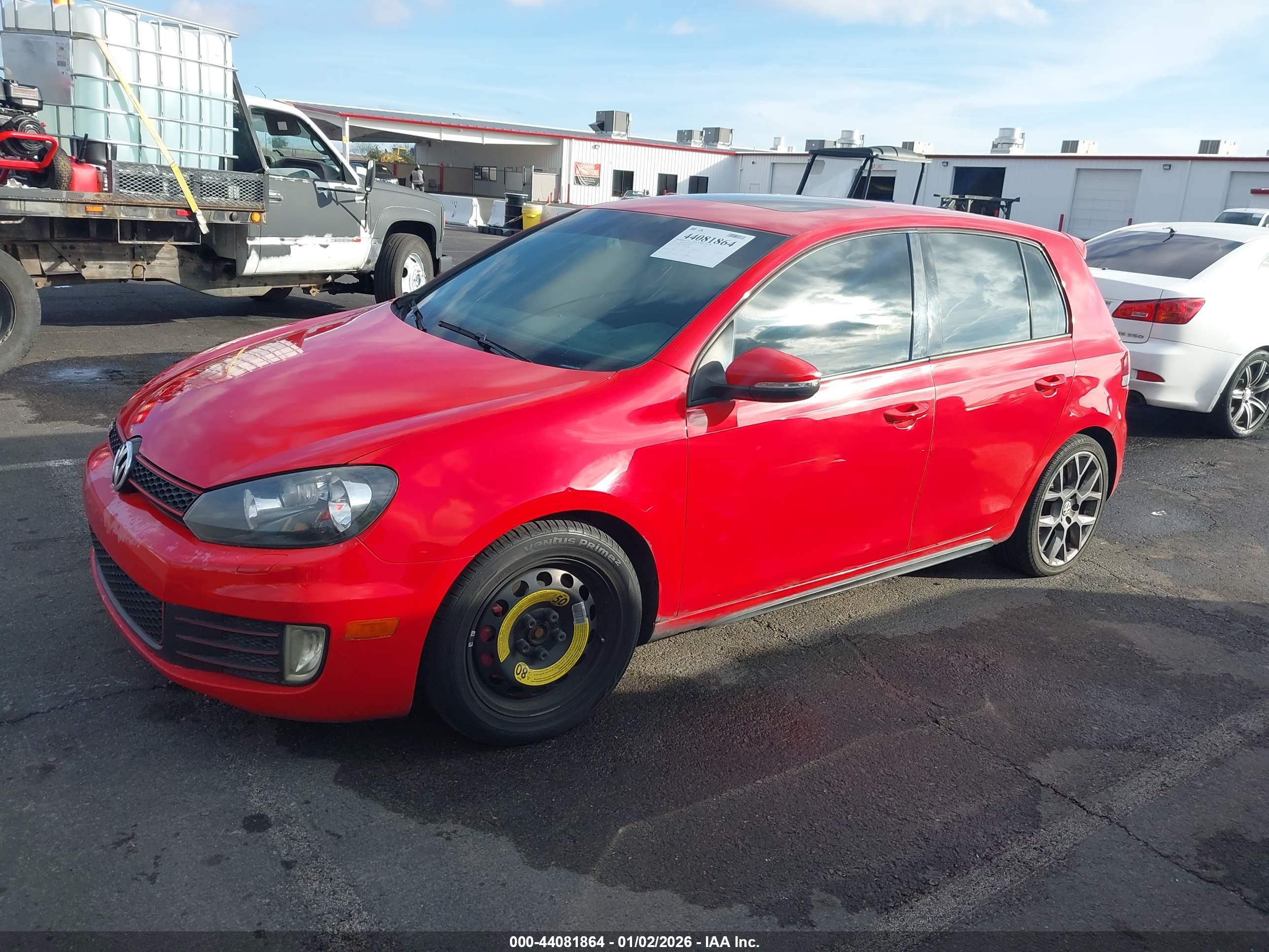 VOLKSWAGEN GTI image 2