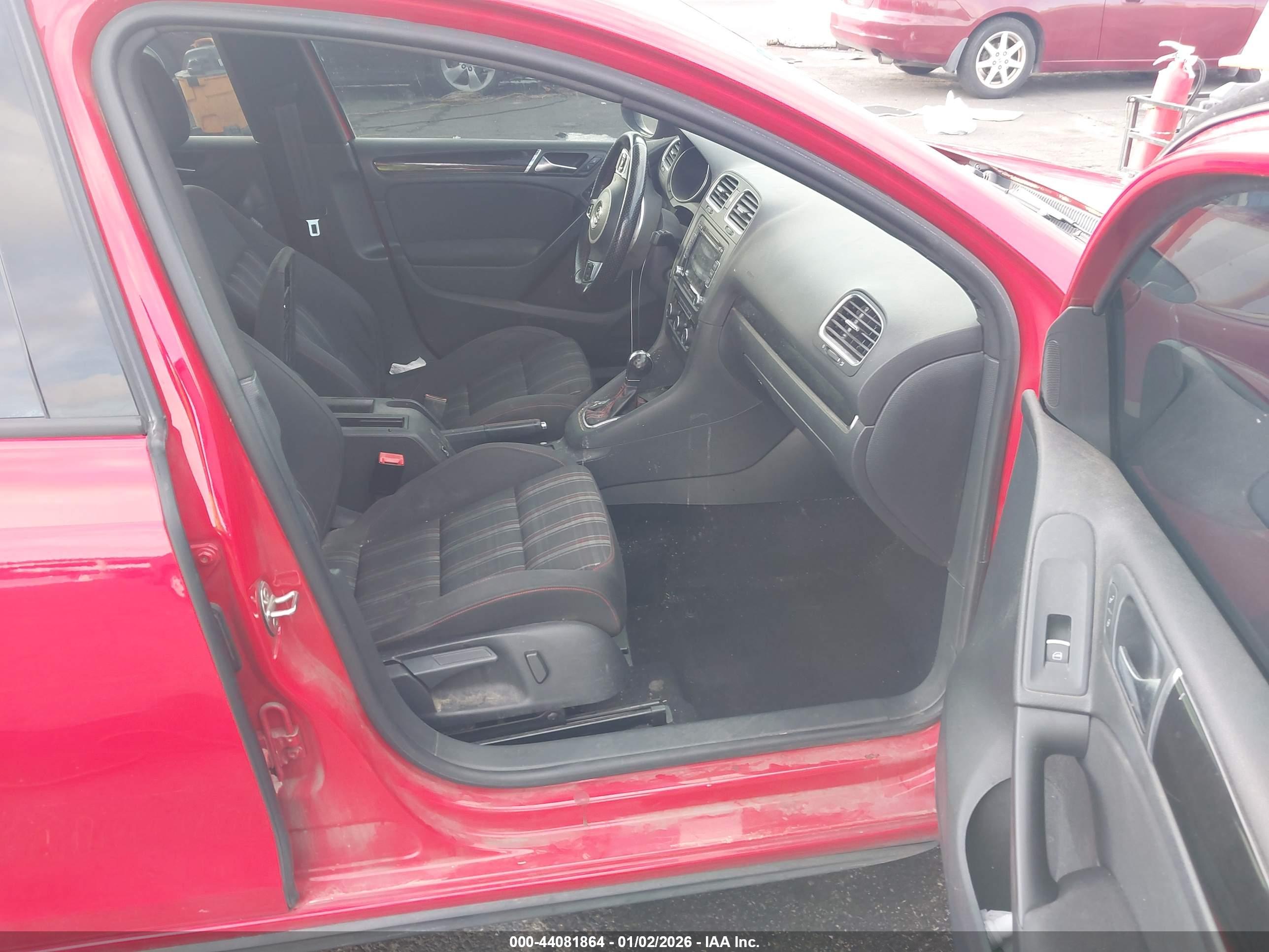 VOLKSWAGEN GTI image 5