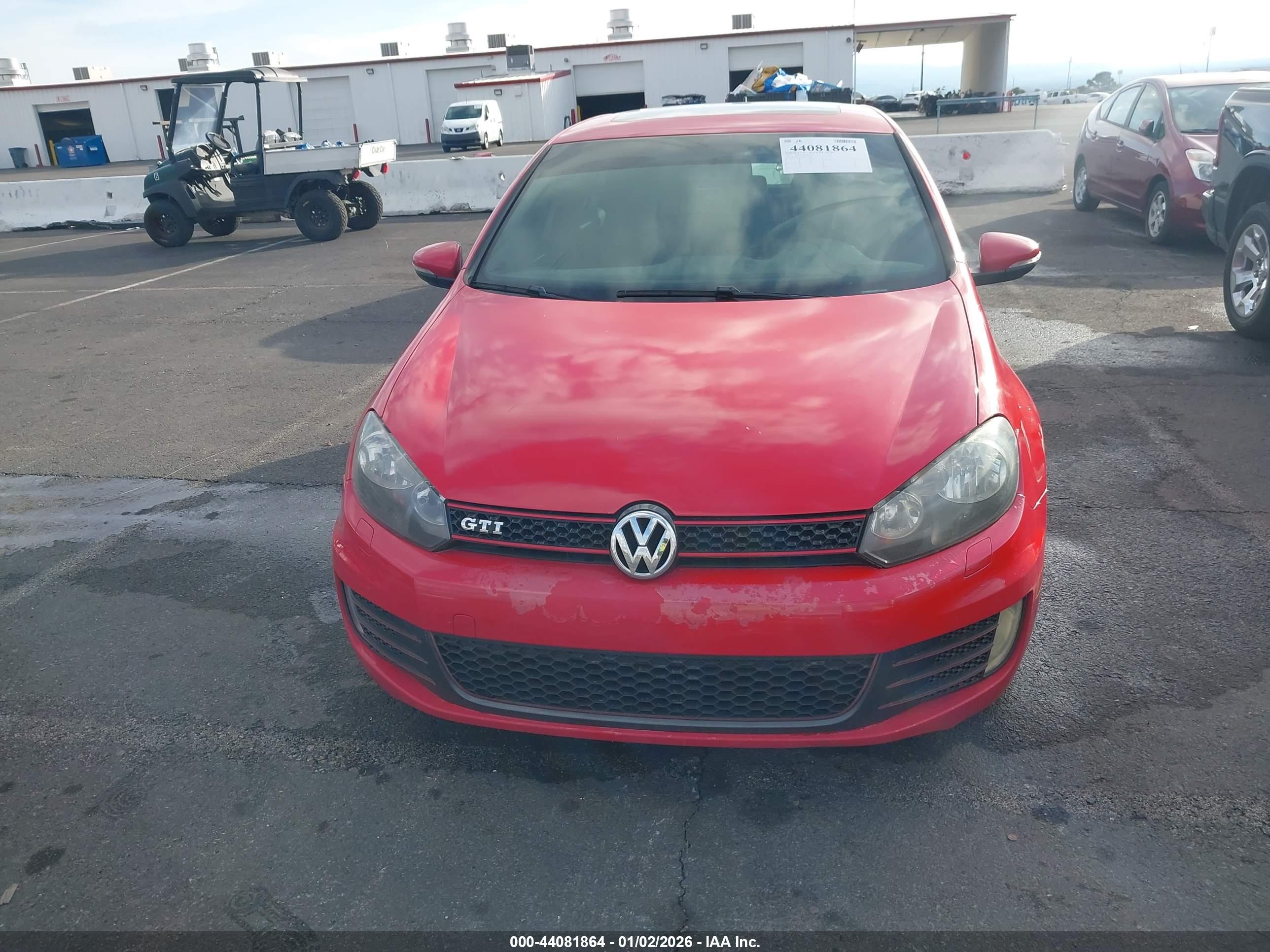 VOLKSWAGEN GTI image 6