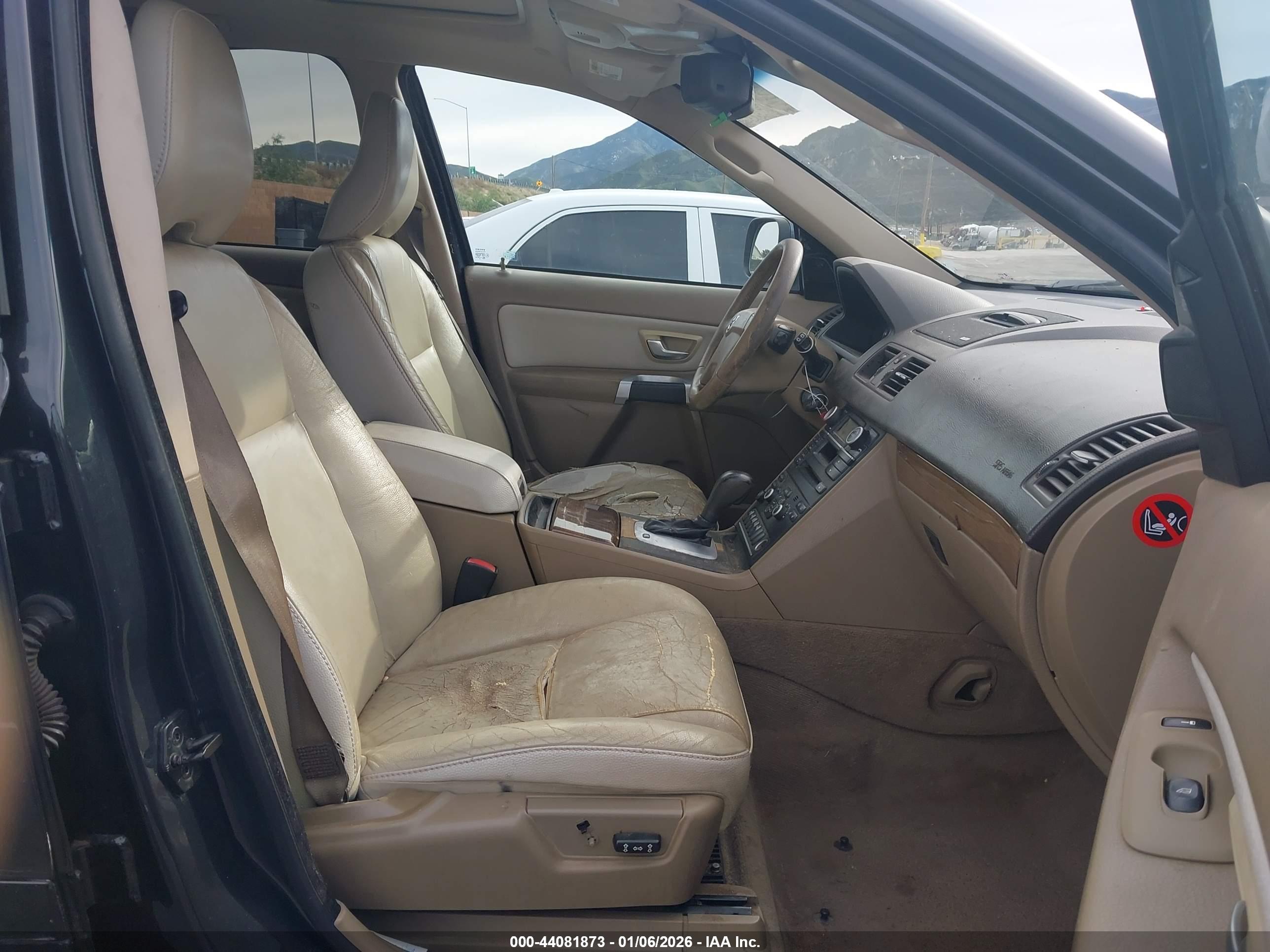 VOLVO XC90 image 5