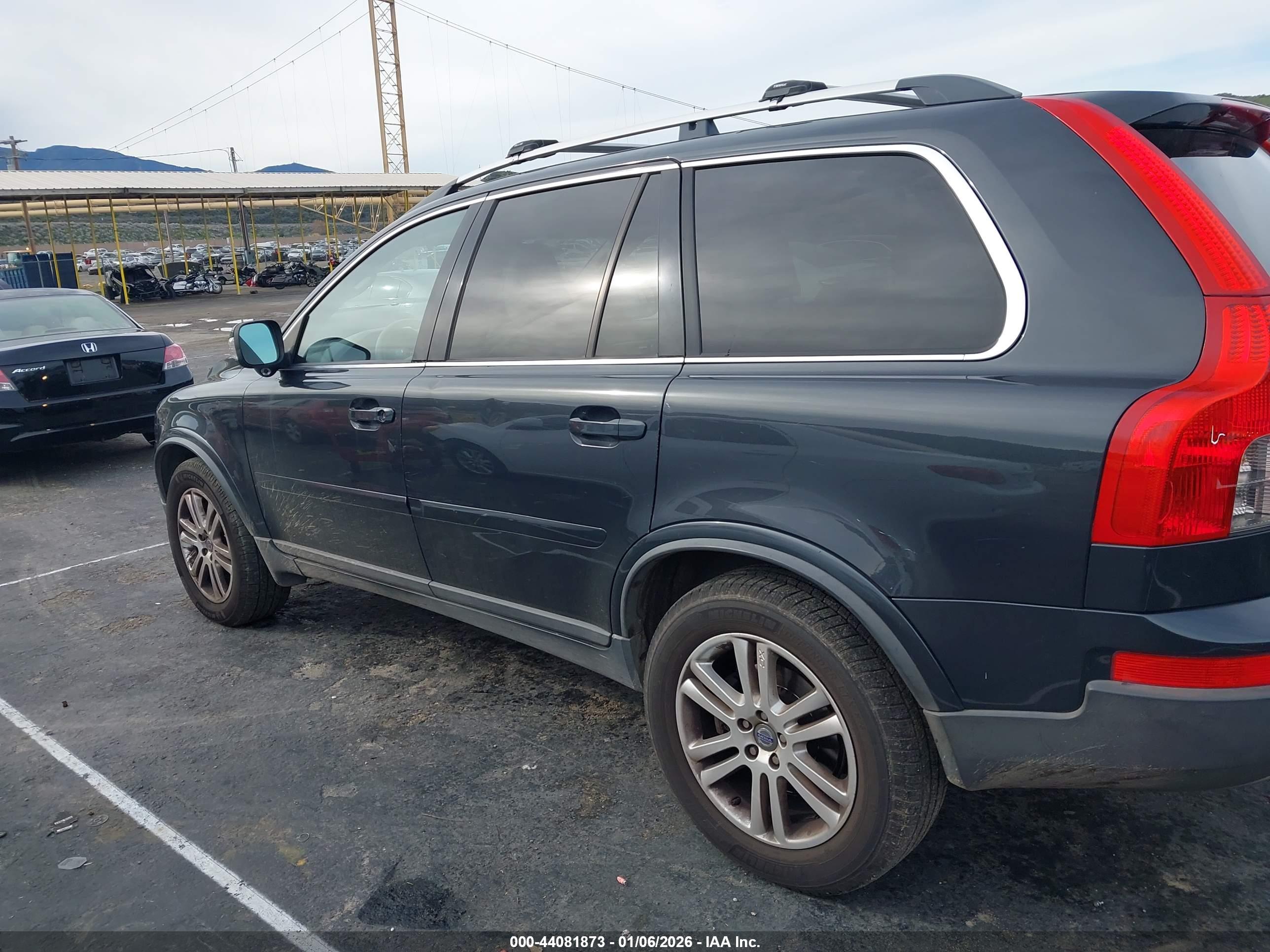 VOLVO XC90 image 6