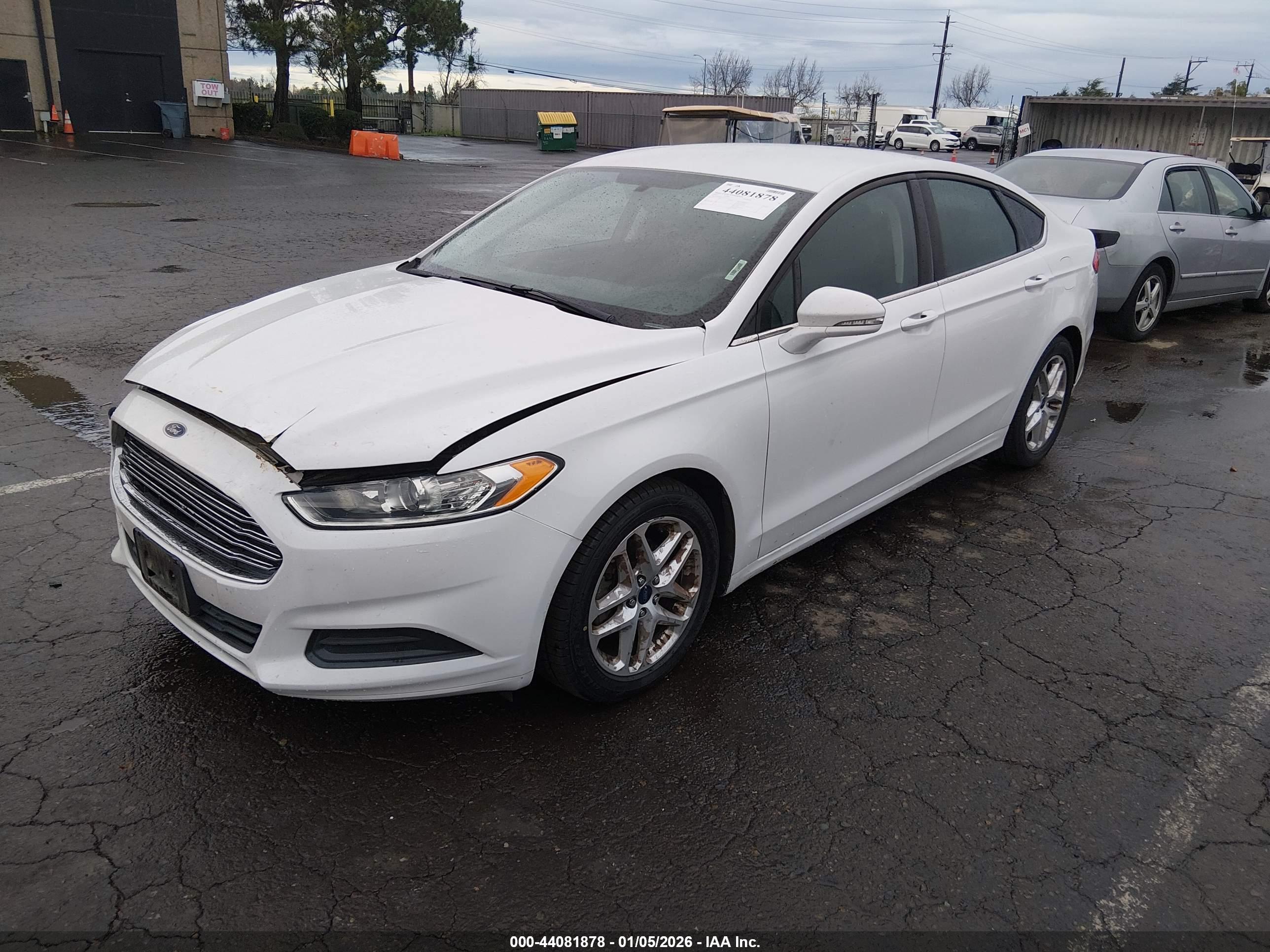FORD FUSION image 2