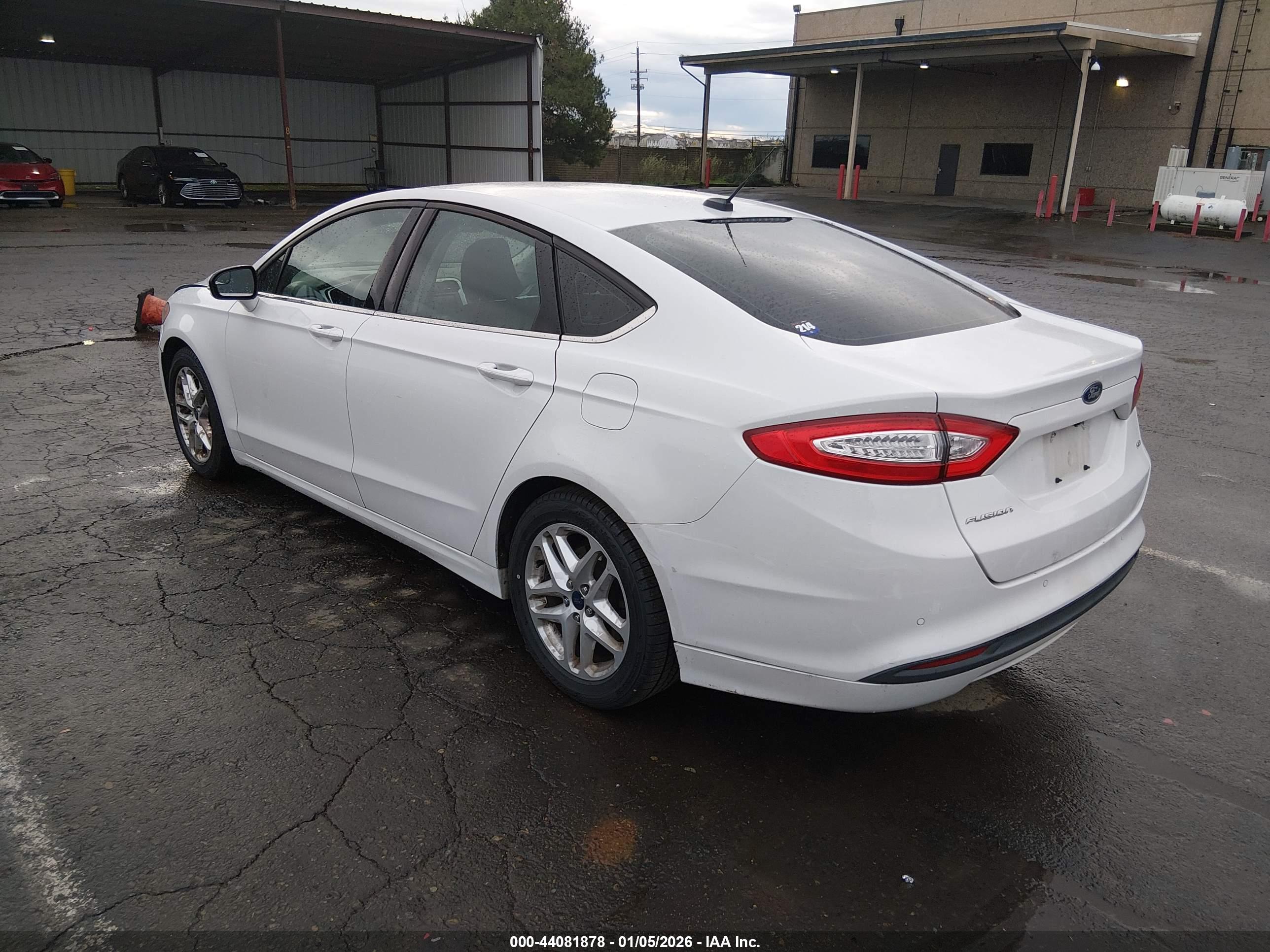 FORD FUSION image 3