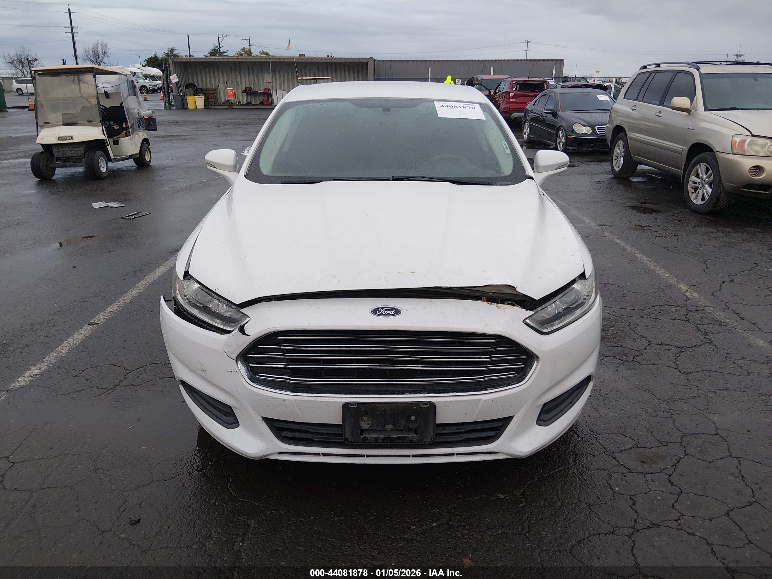 FORD FUSION image 6