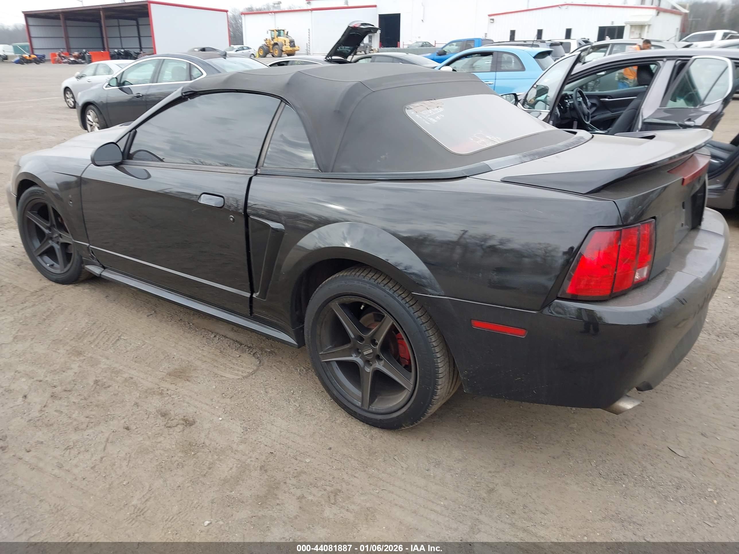 FORD MUSTANG image 3