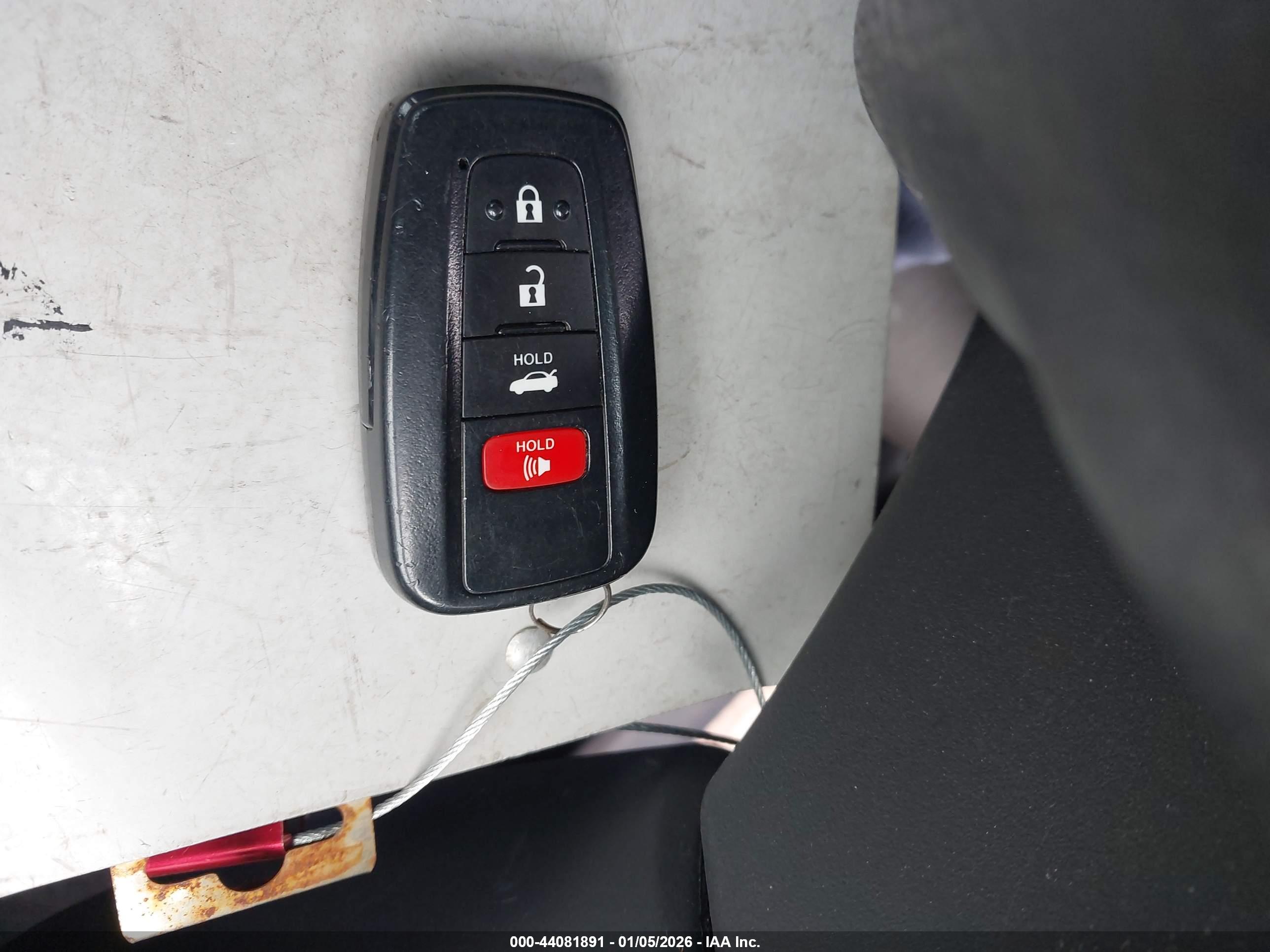TOYOTA CAMRY image 11
