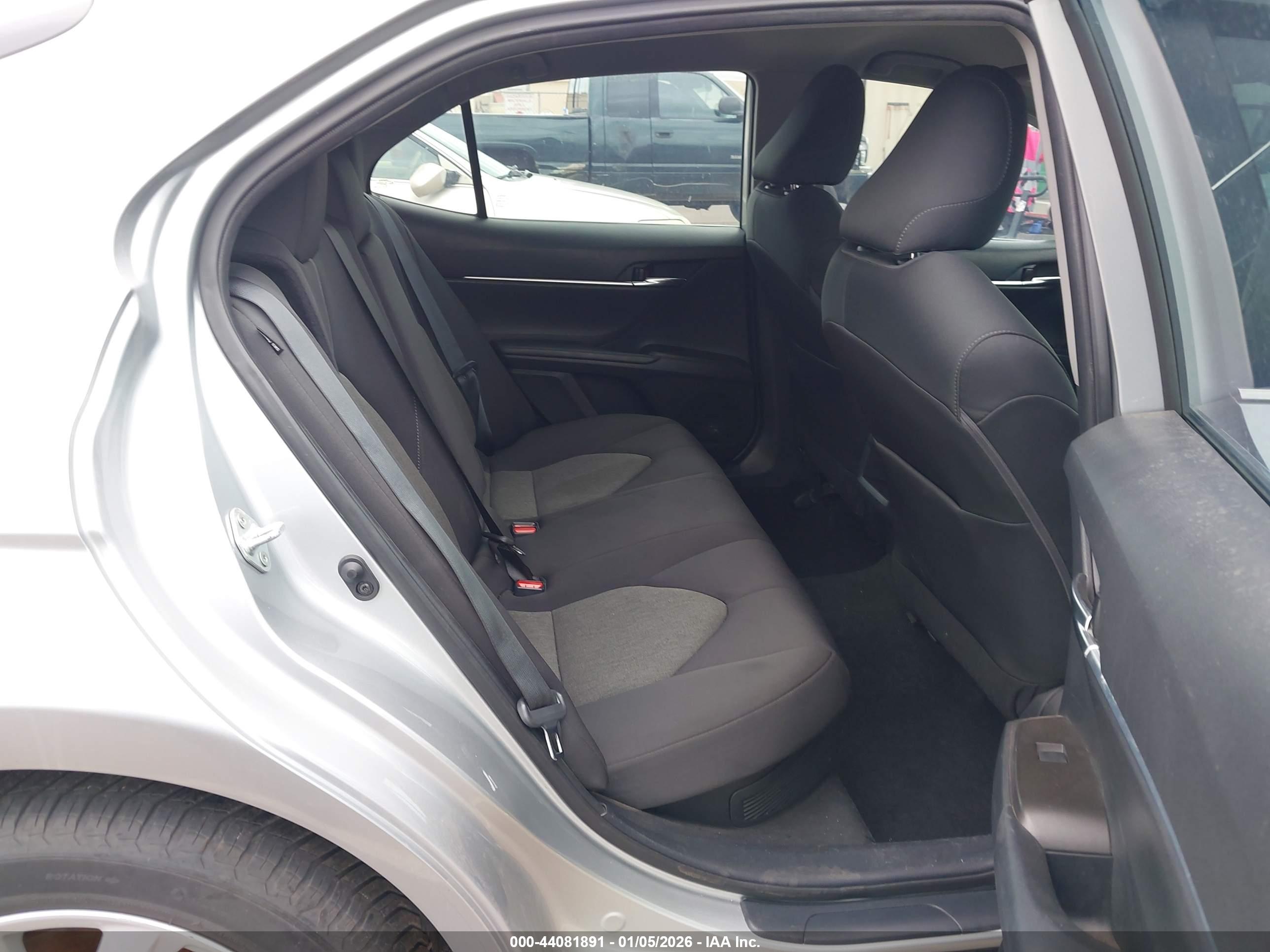 TOYOTA CAMRY image 8