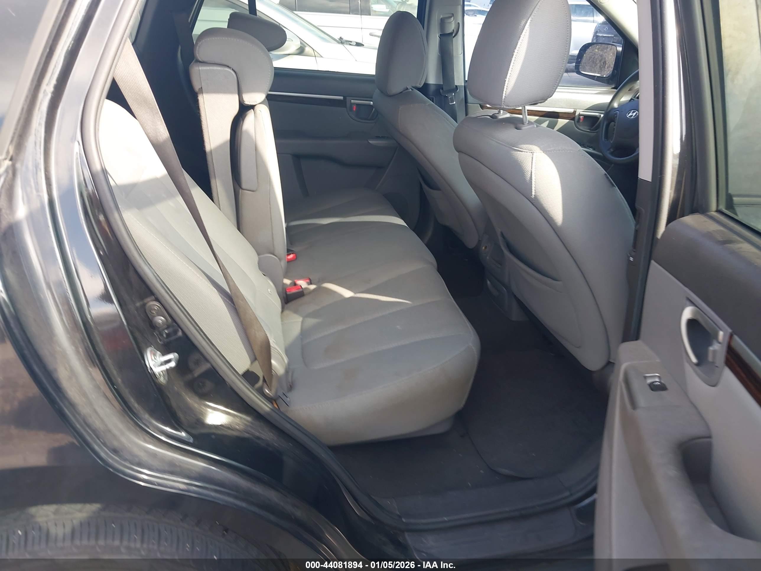 HYUNDAI SANTA image 8