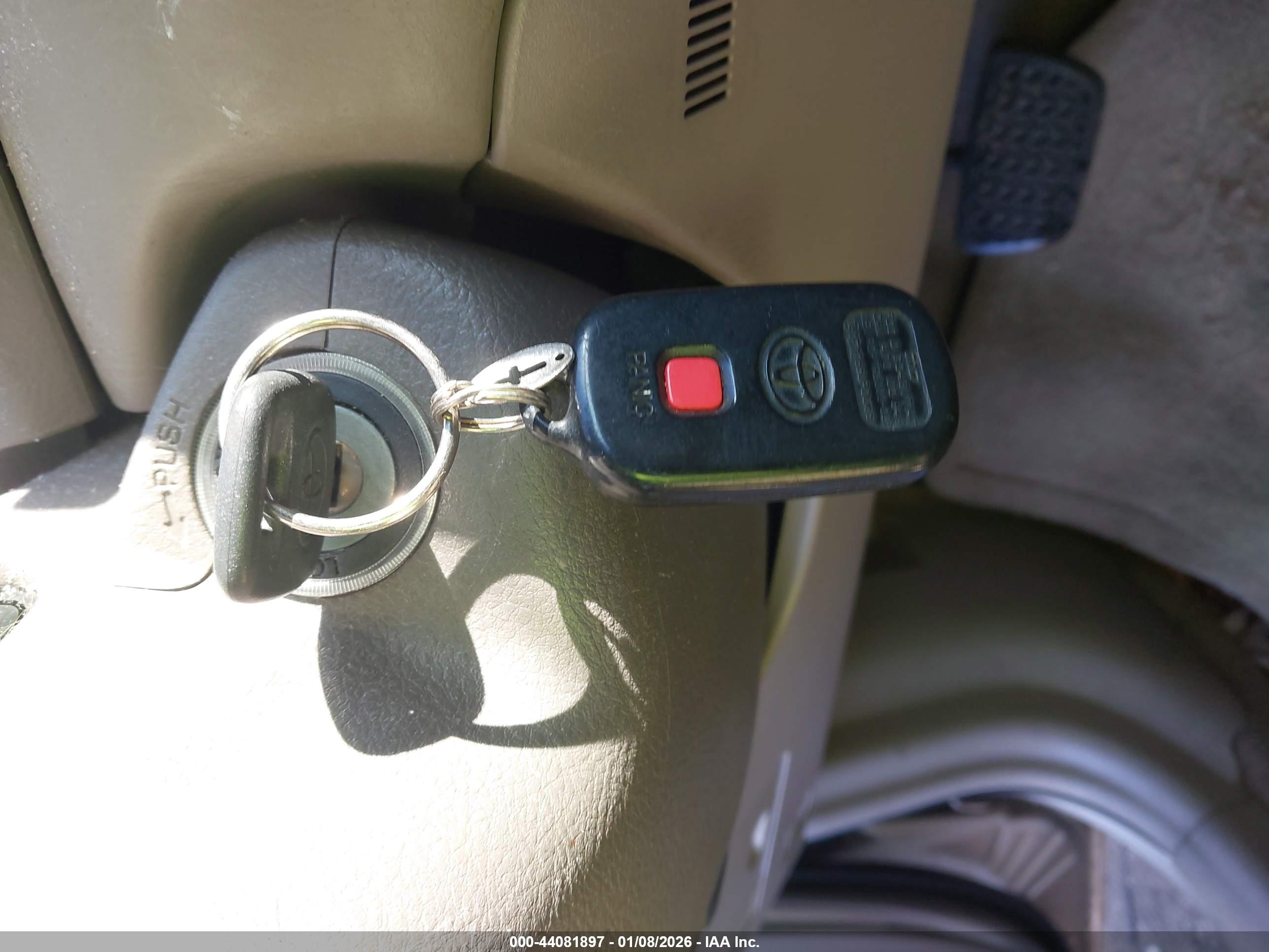 TOYOTA CAMRY image 11