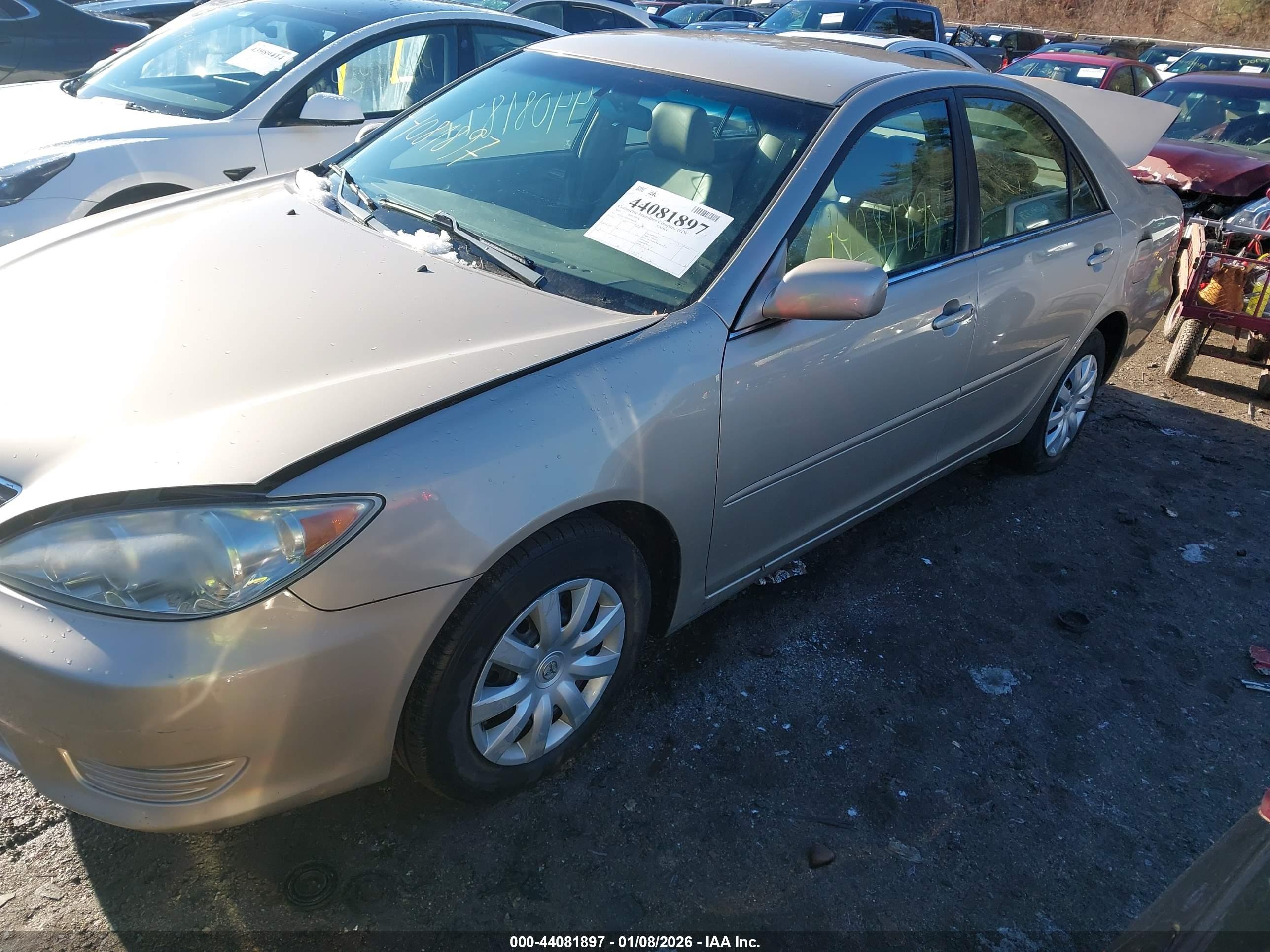 TOYOTA CAMRY image 2