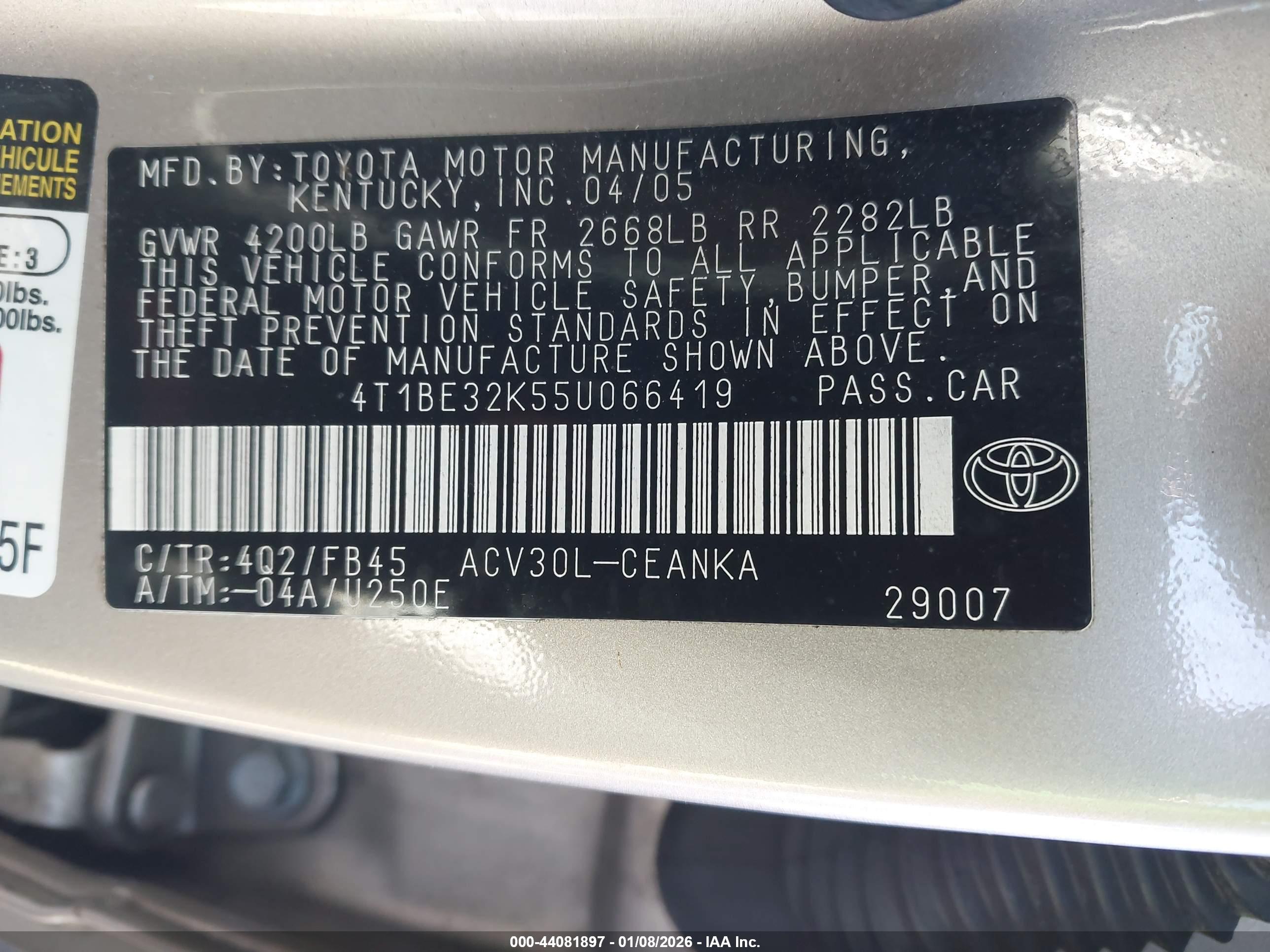 TOYOTA CAMRY image 9