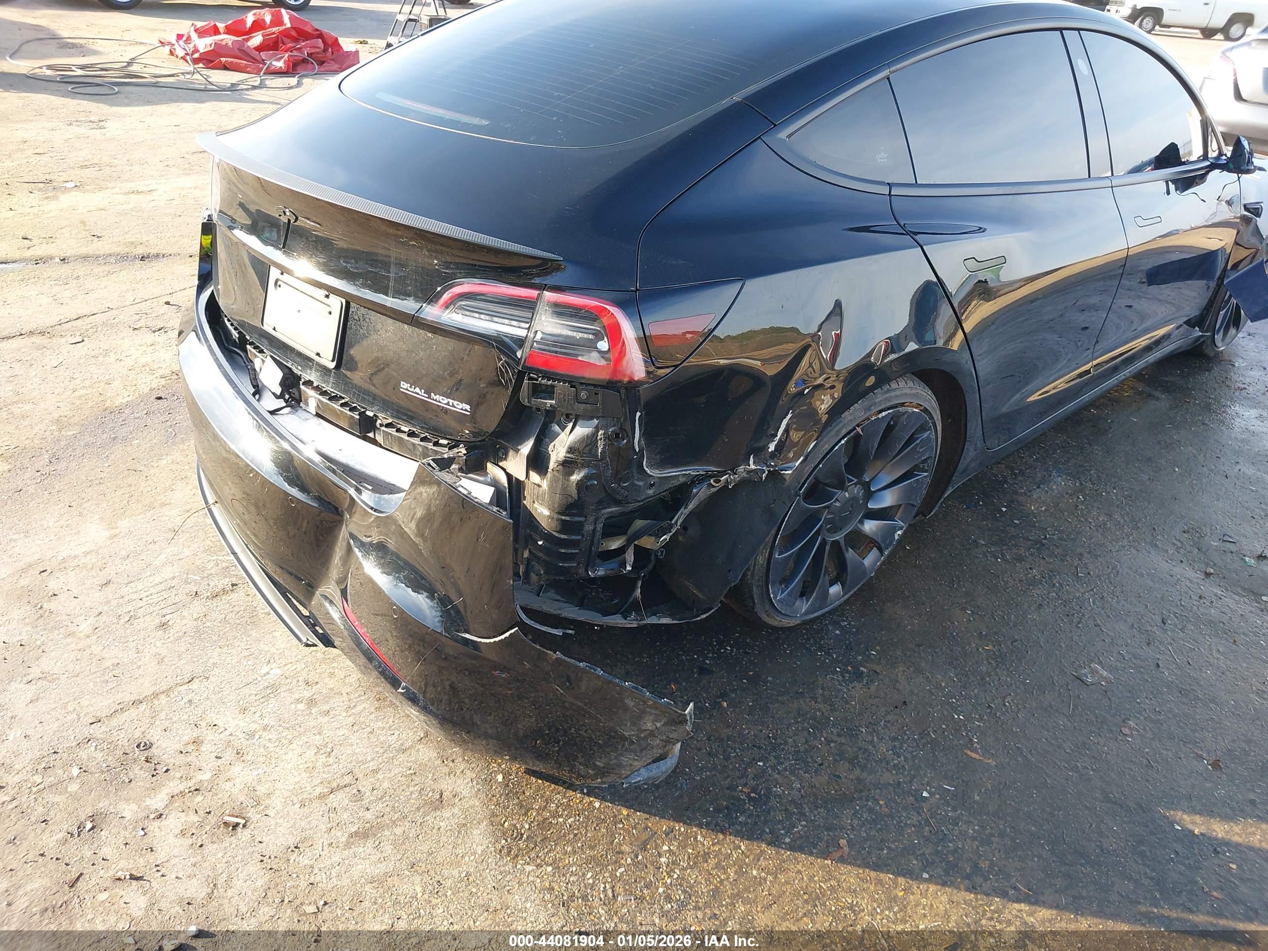 TESLA MODEL image 6
