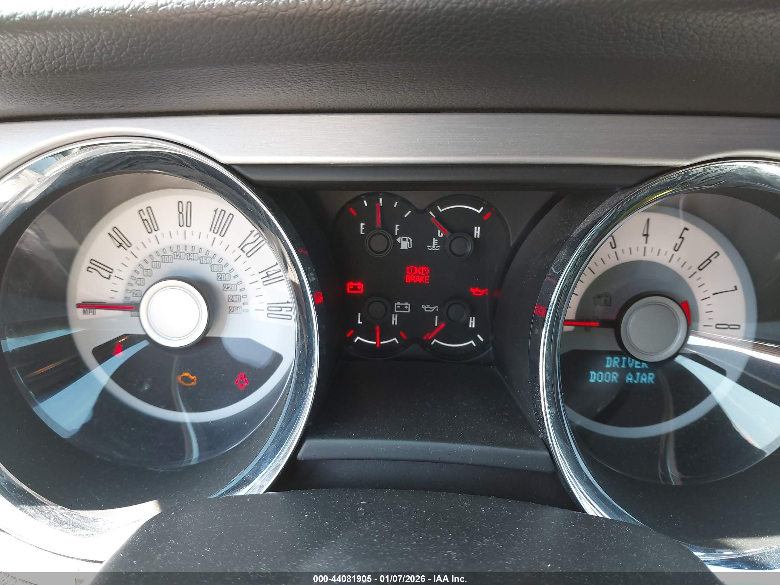 FORD MUSTANG image 7
