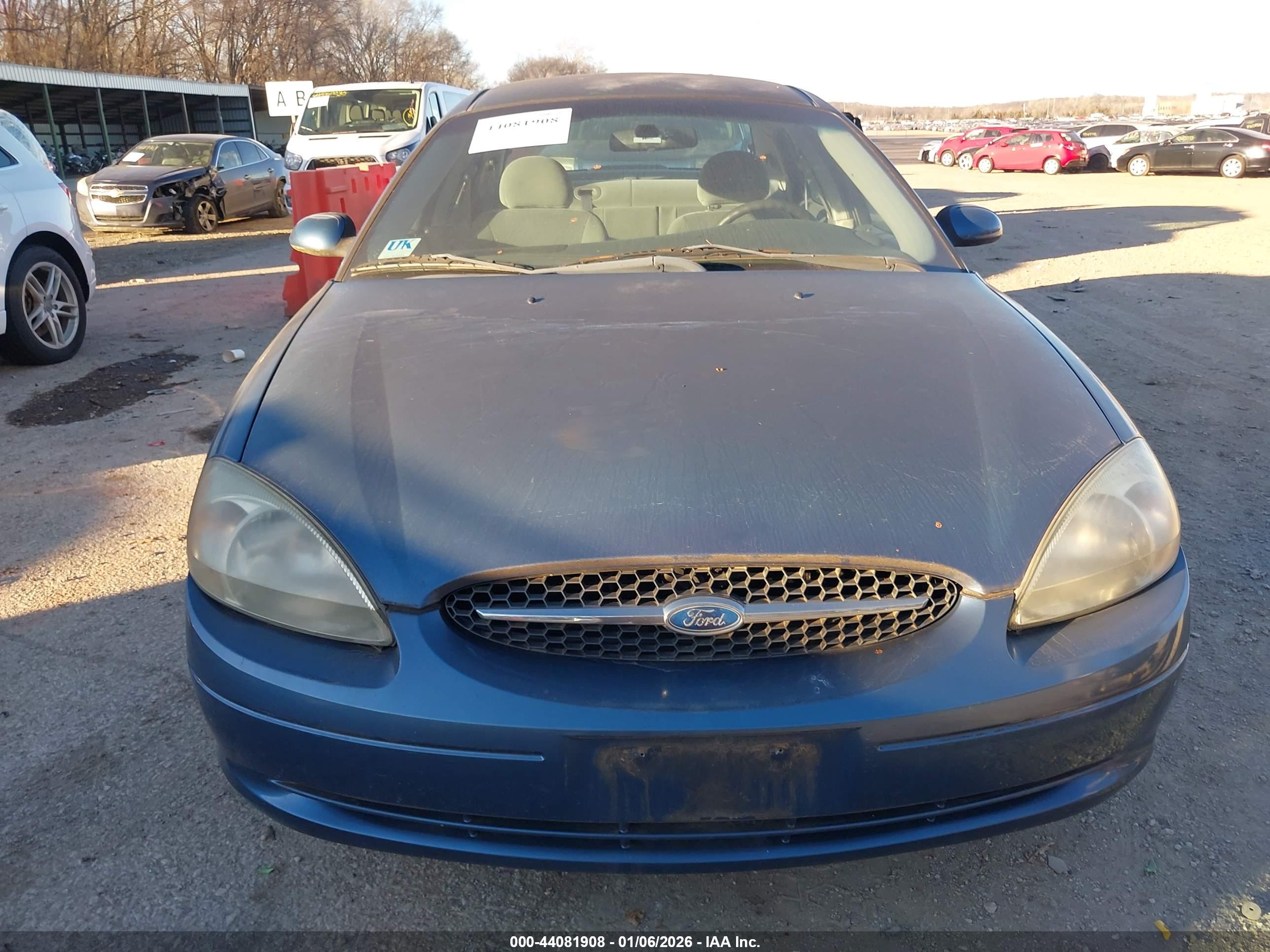 FORD TAURUS image 6