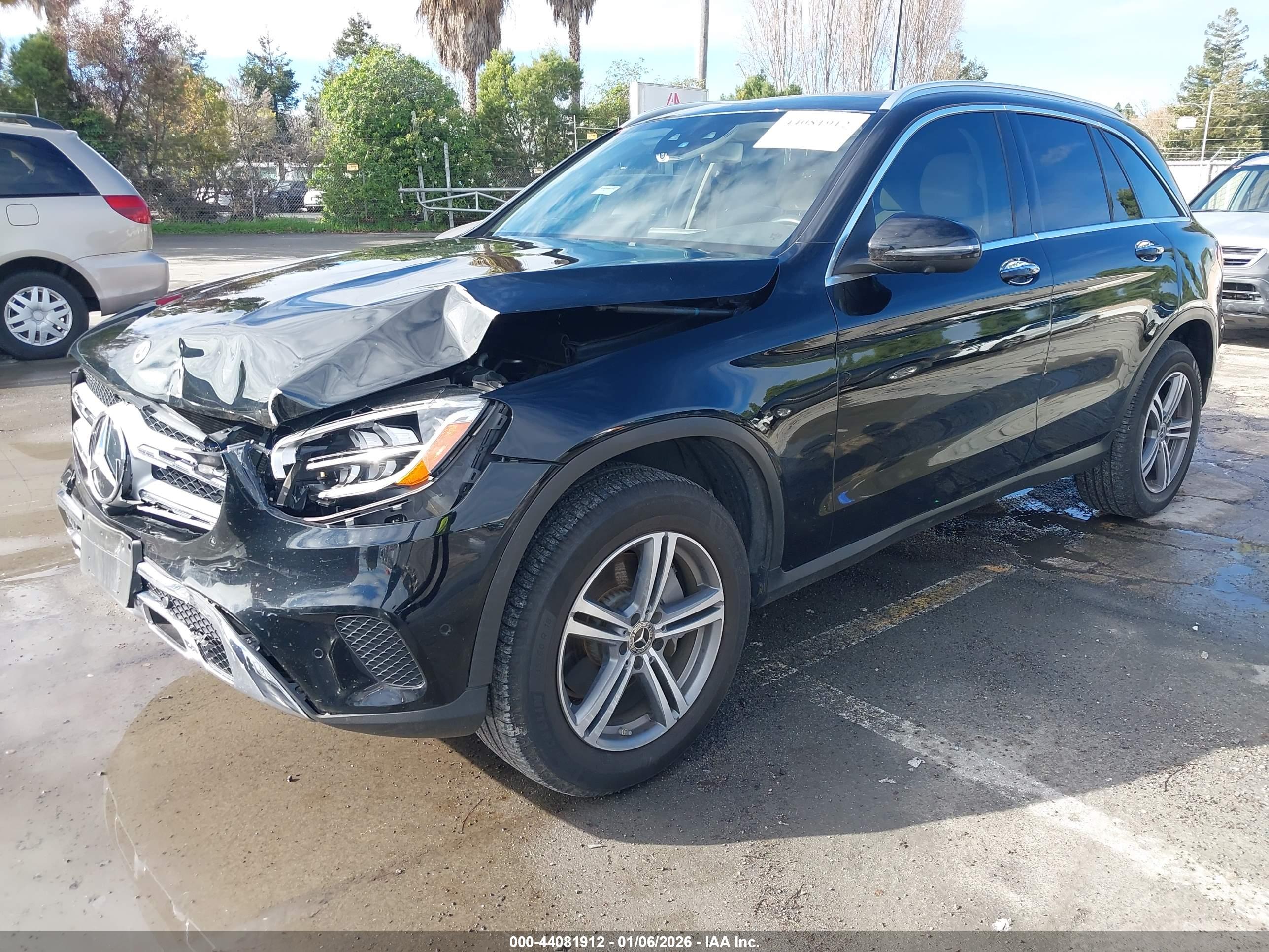 MERCEDES-BENZ GLC image 2