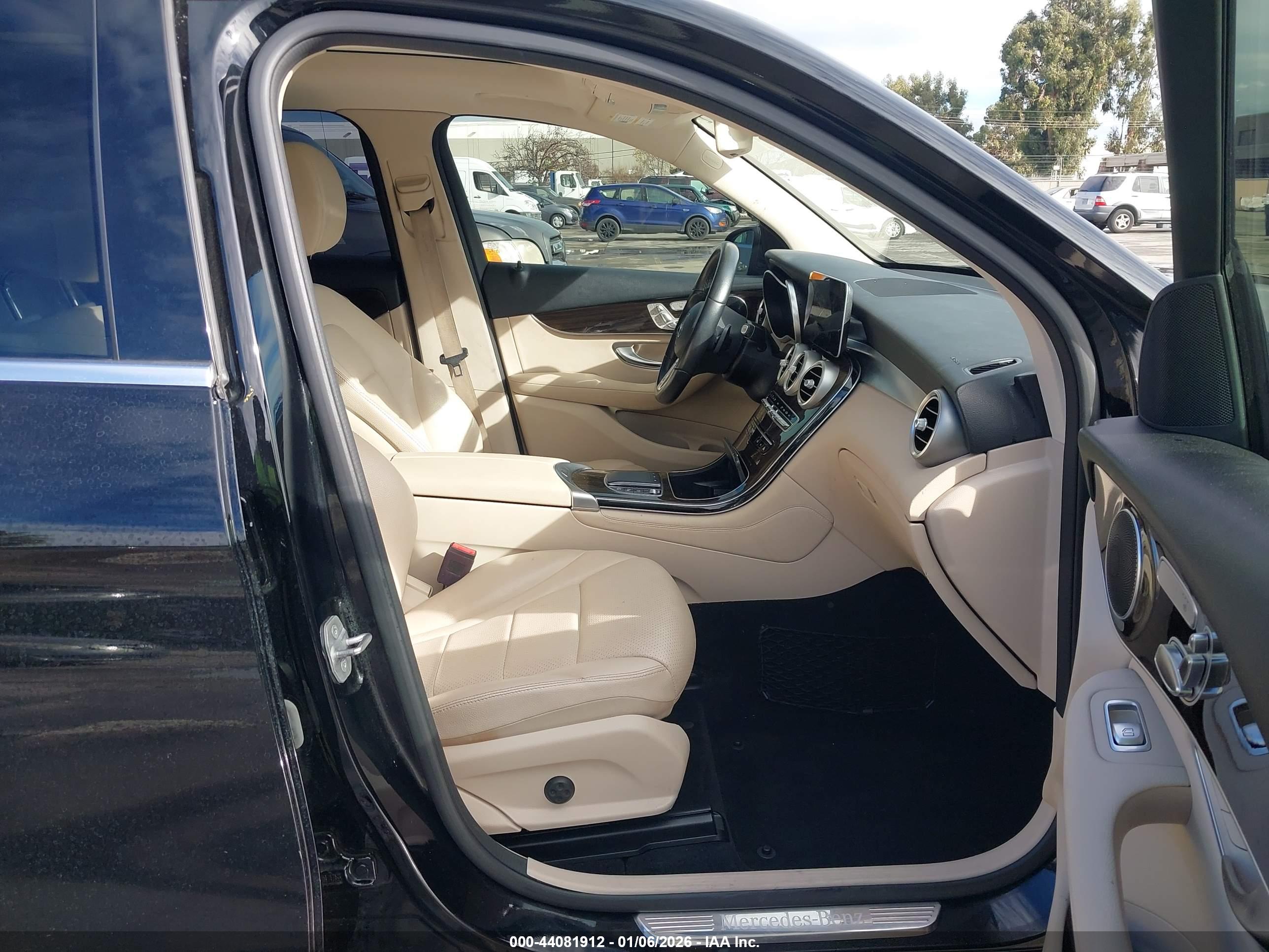MERCEDES-BENZ GLC image 5