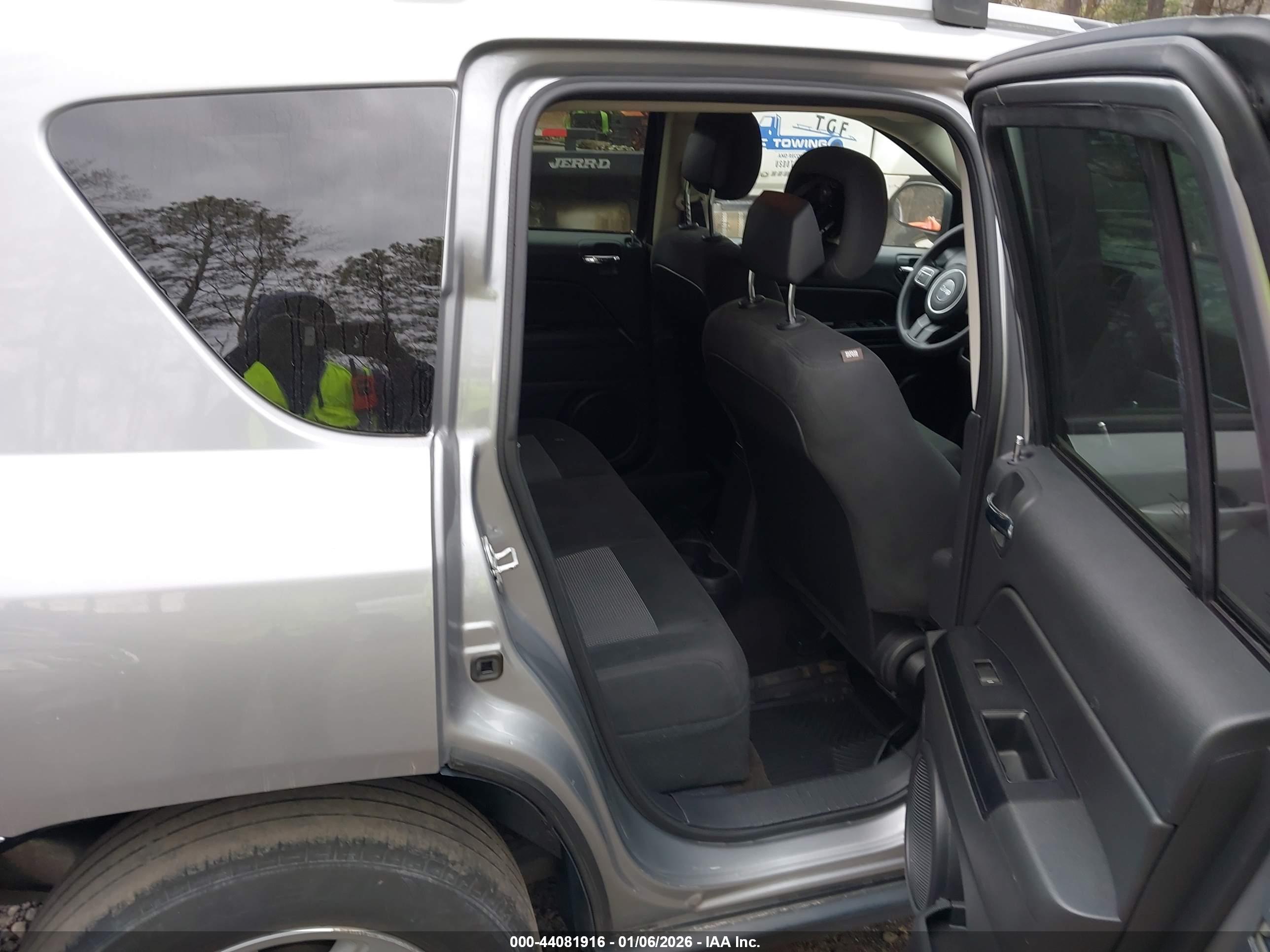 JEEP COMPASS image 8