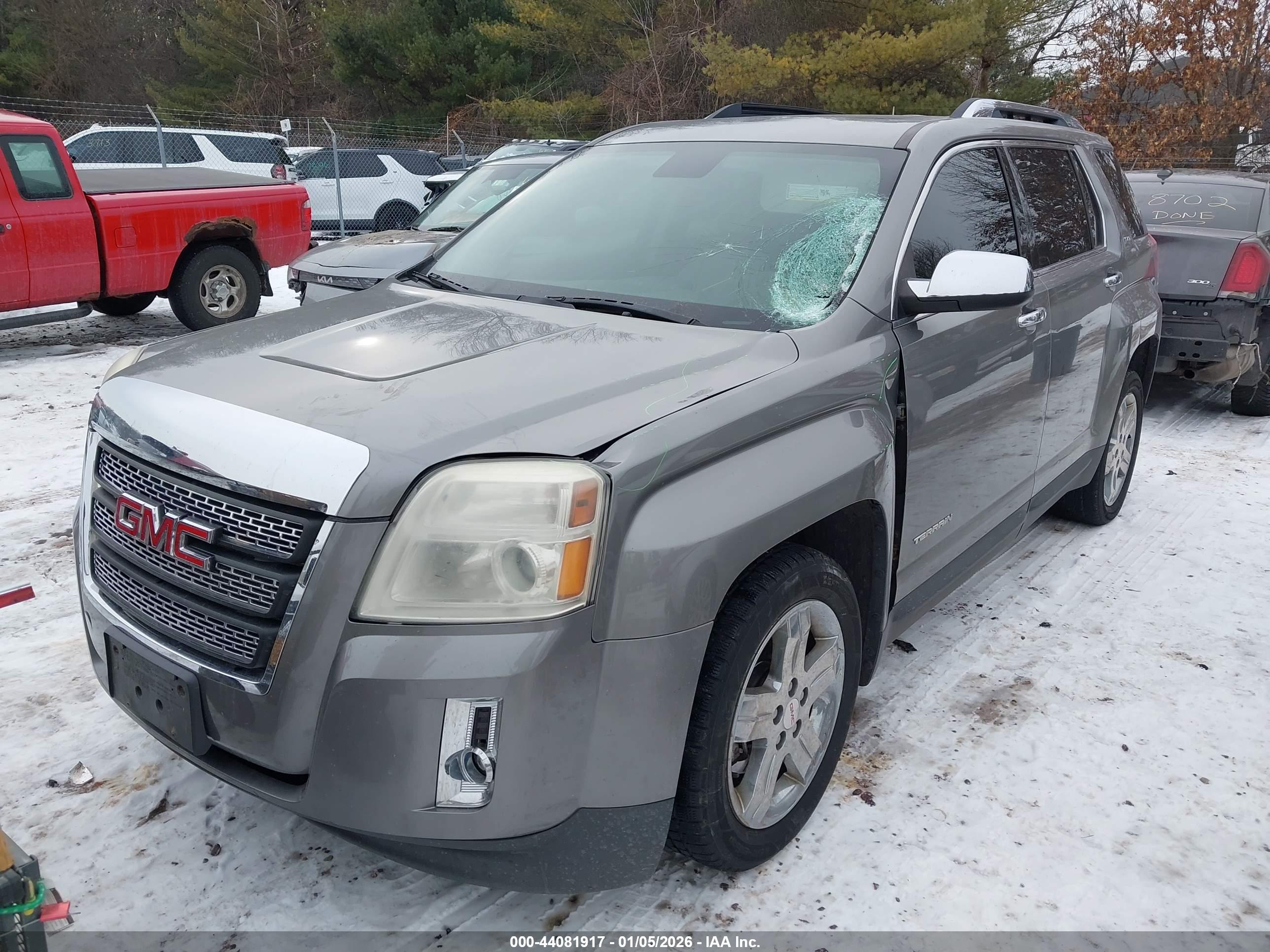 GMC TERRAIN image 2