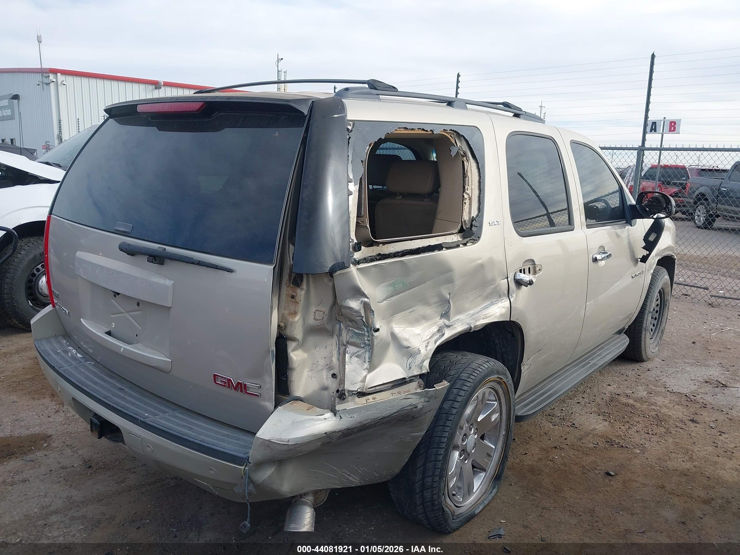 GMC YUKON image 4