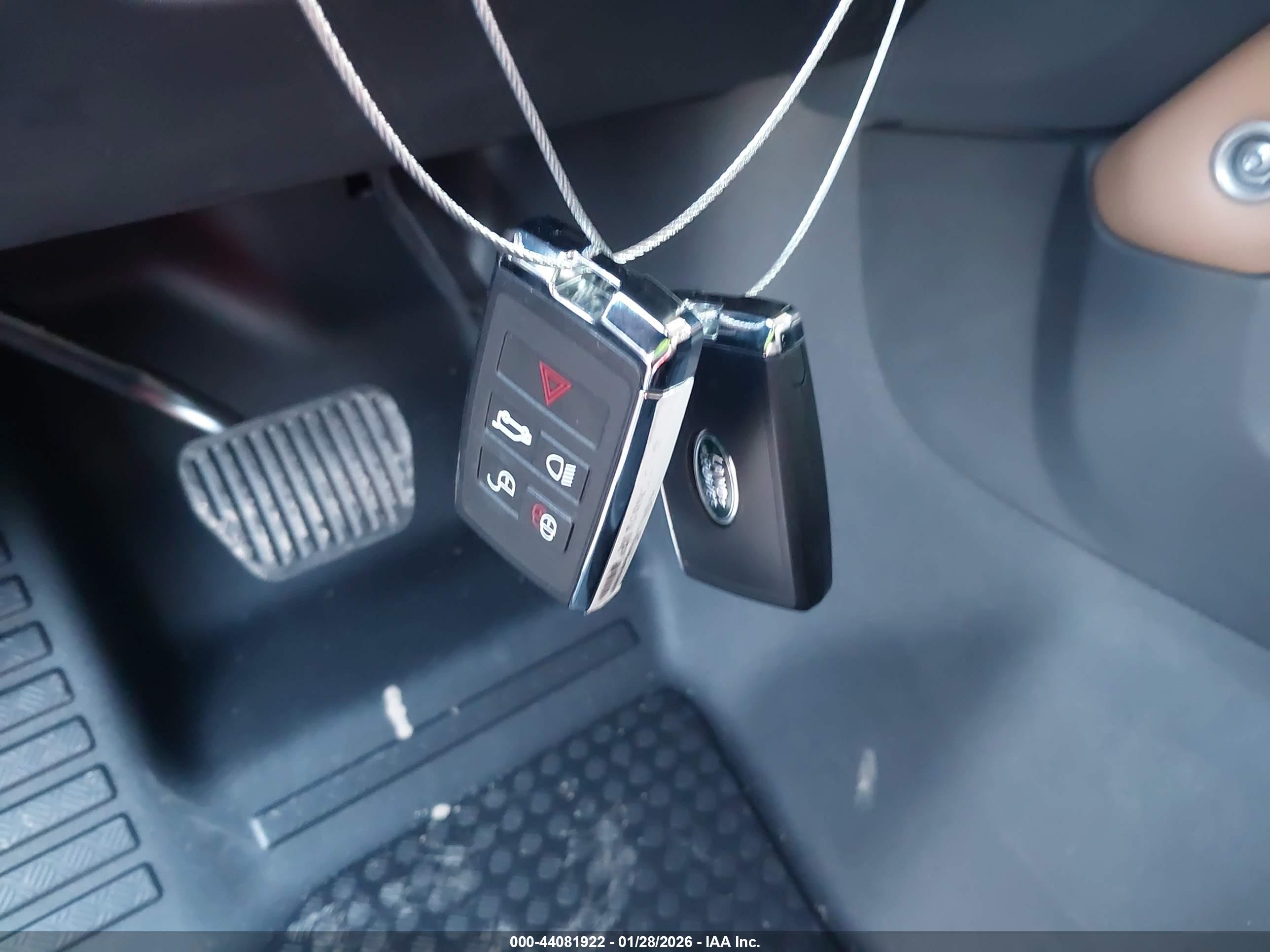 LAND ROVER image 11