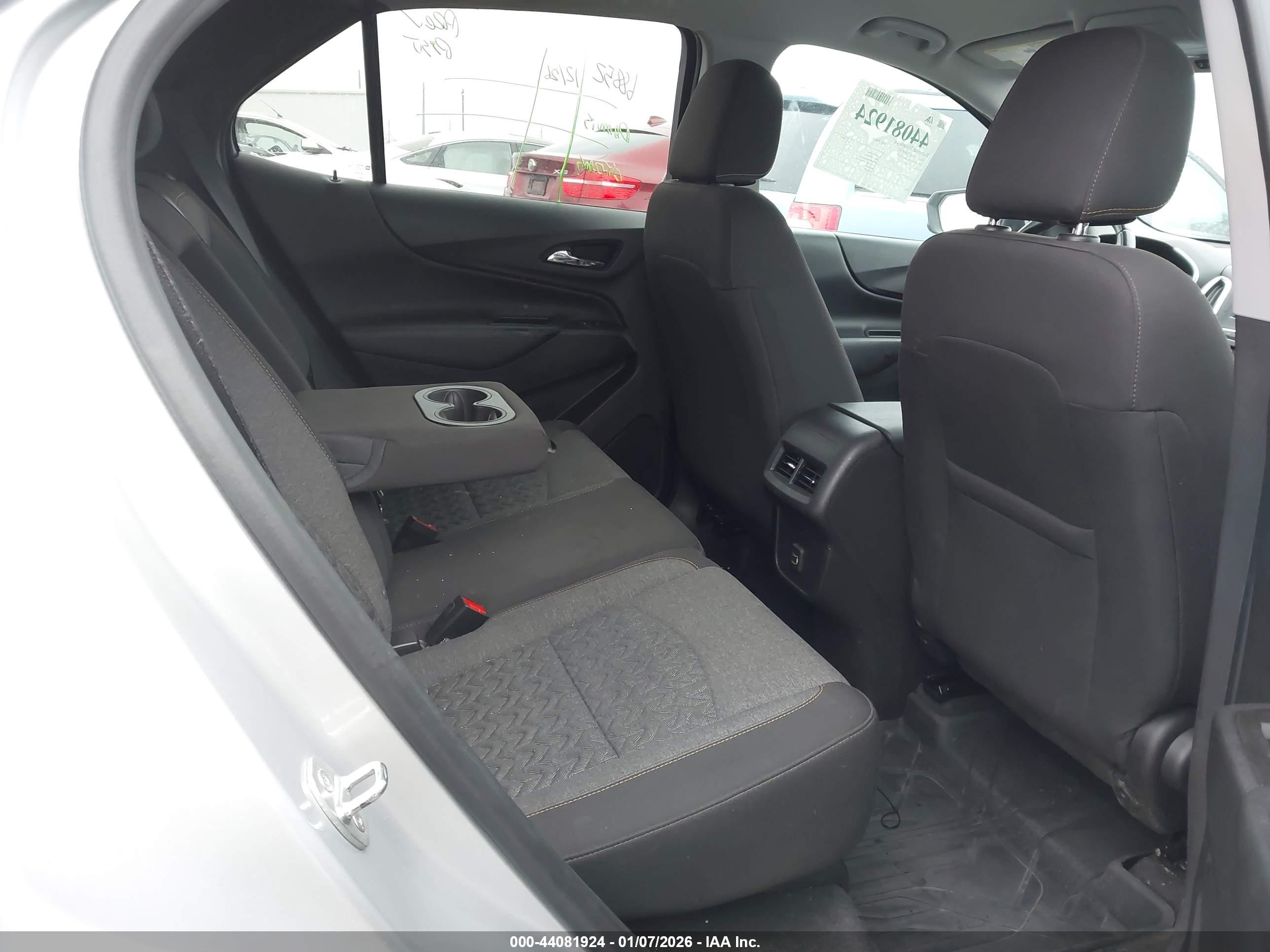 CHEVROLET EQUINOX image 8