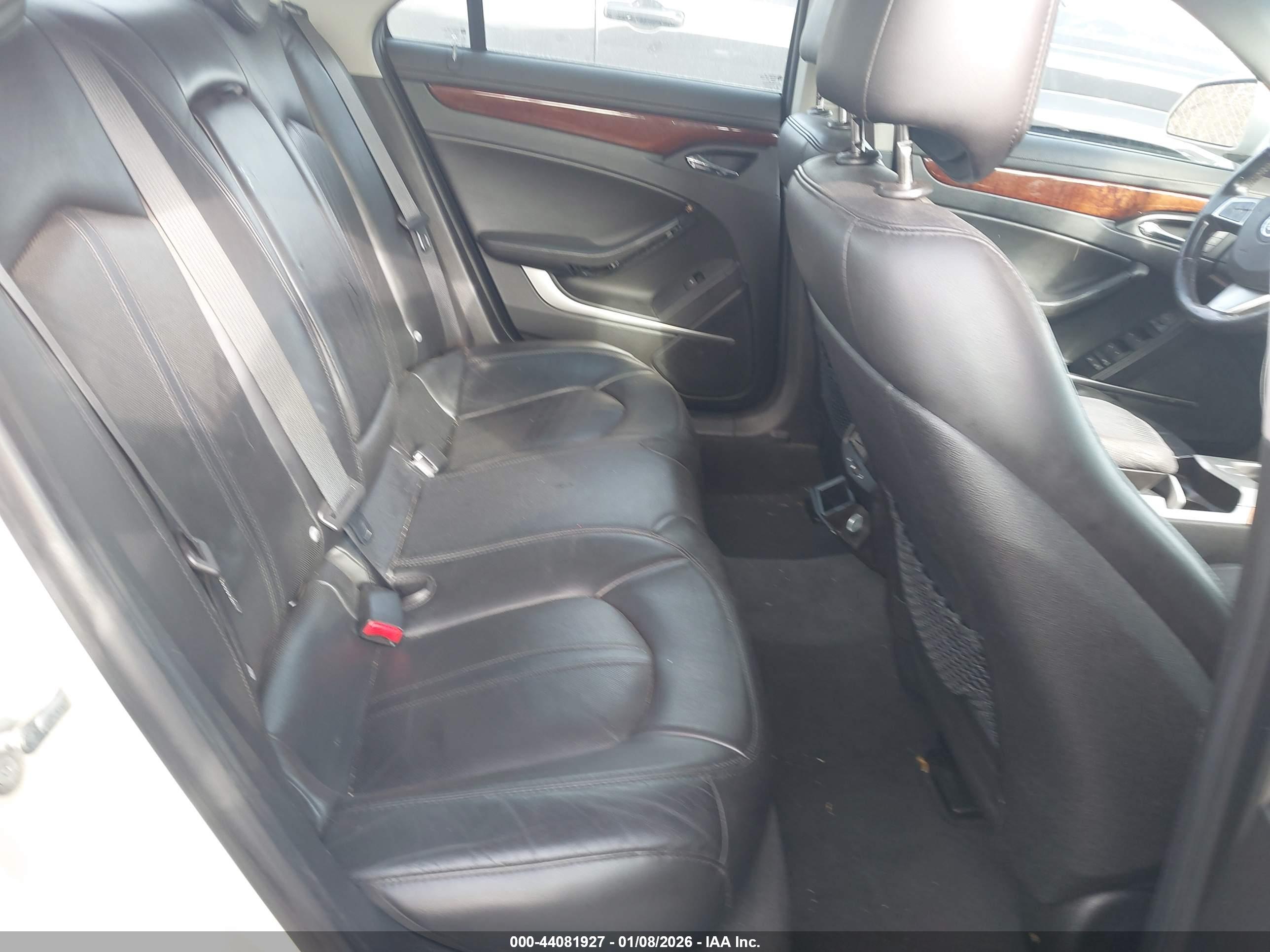 CADILLAC CTS image 8