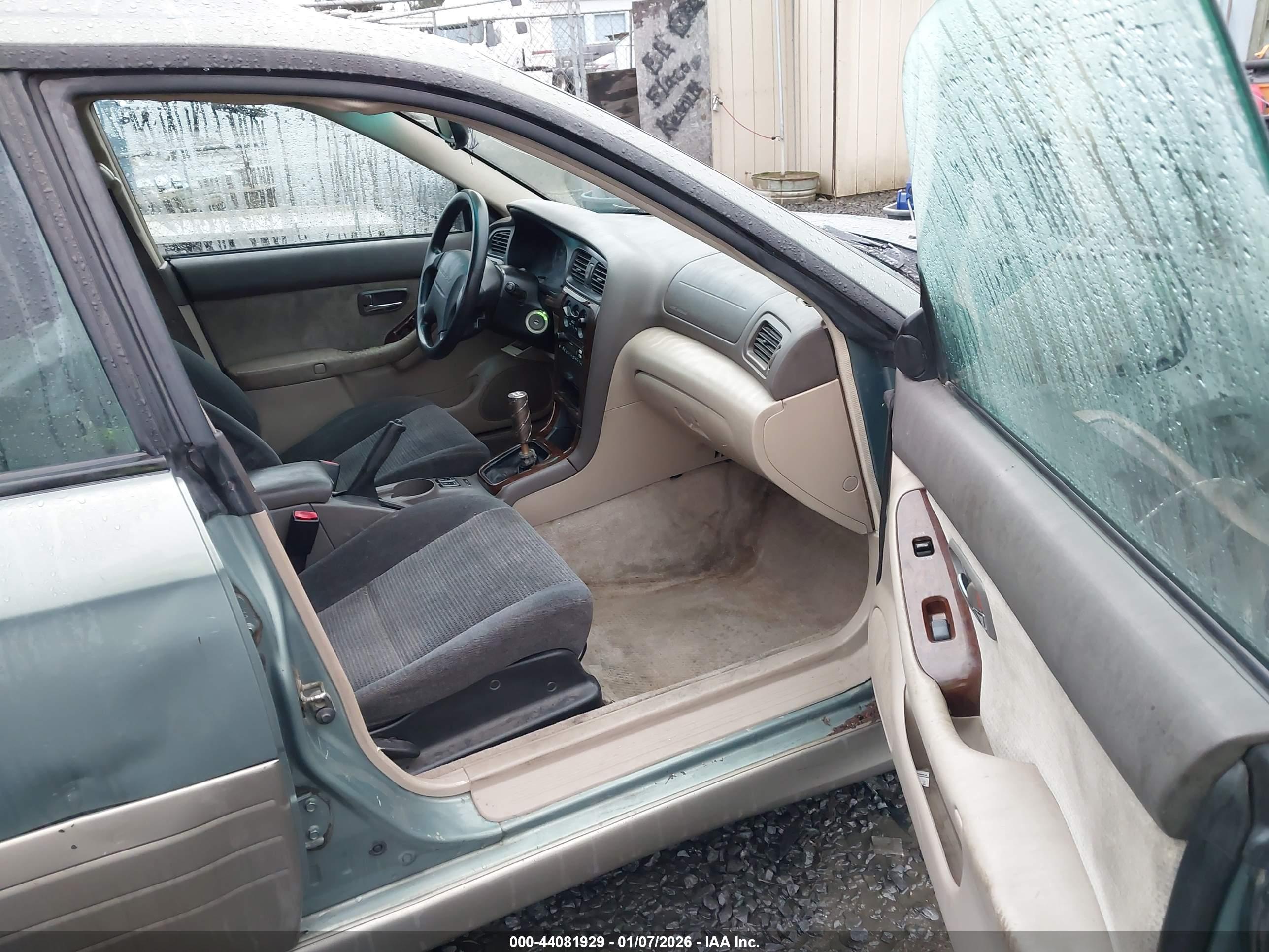 SUBARU OUTBACK image 5