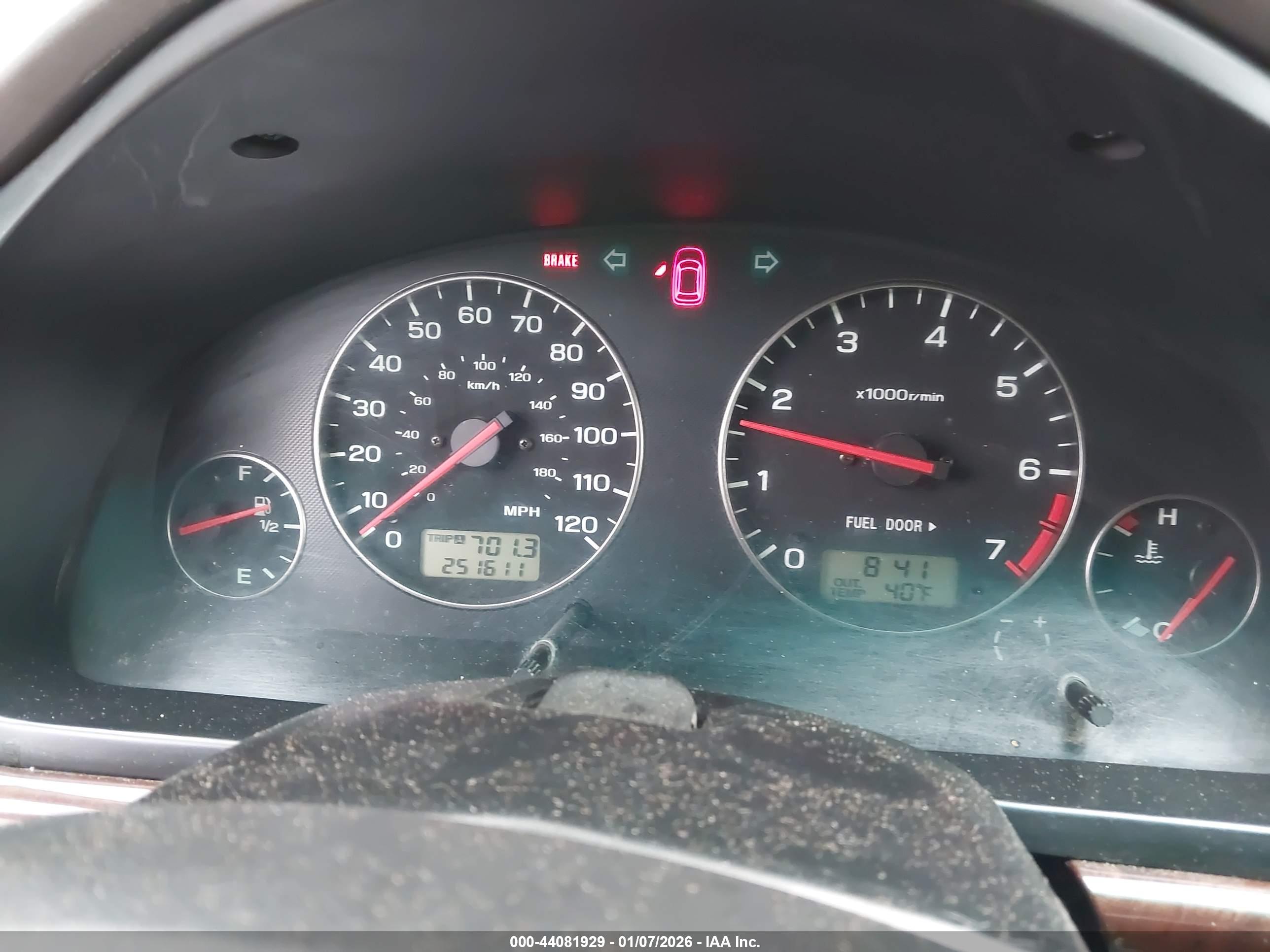 SUBARU OUTBACK image 7