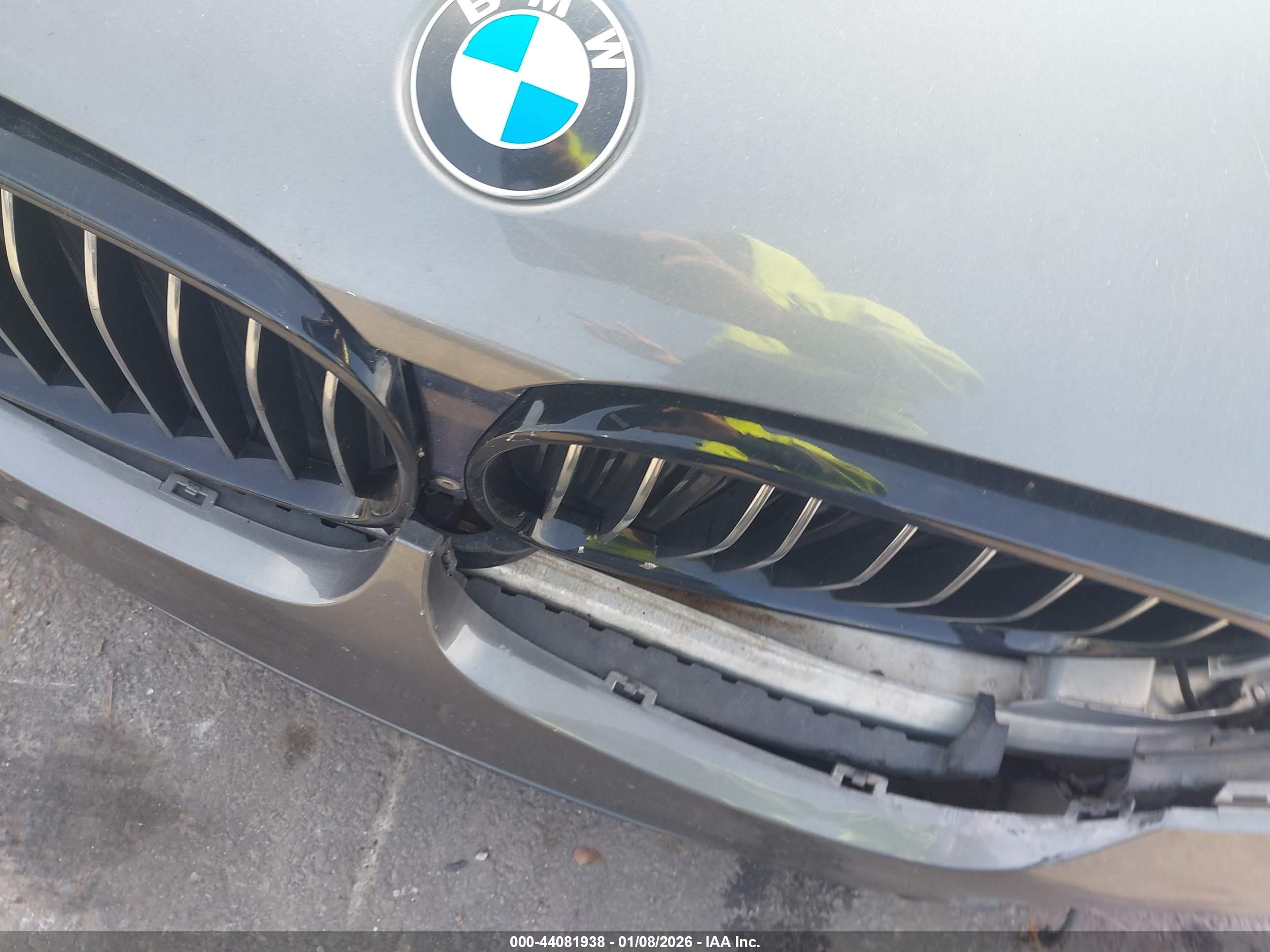 BMW 750I image 10