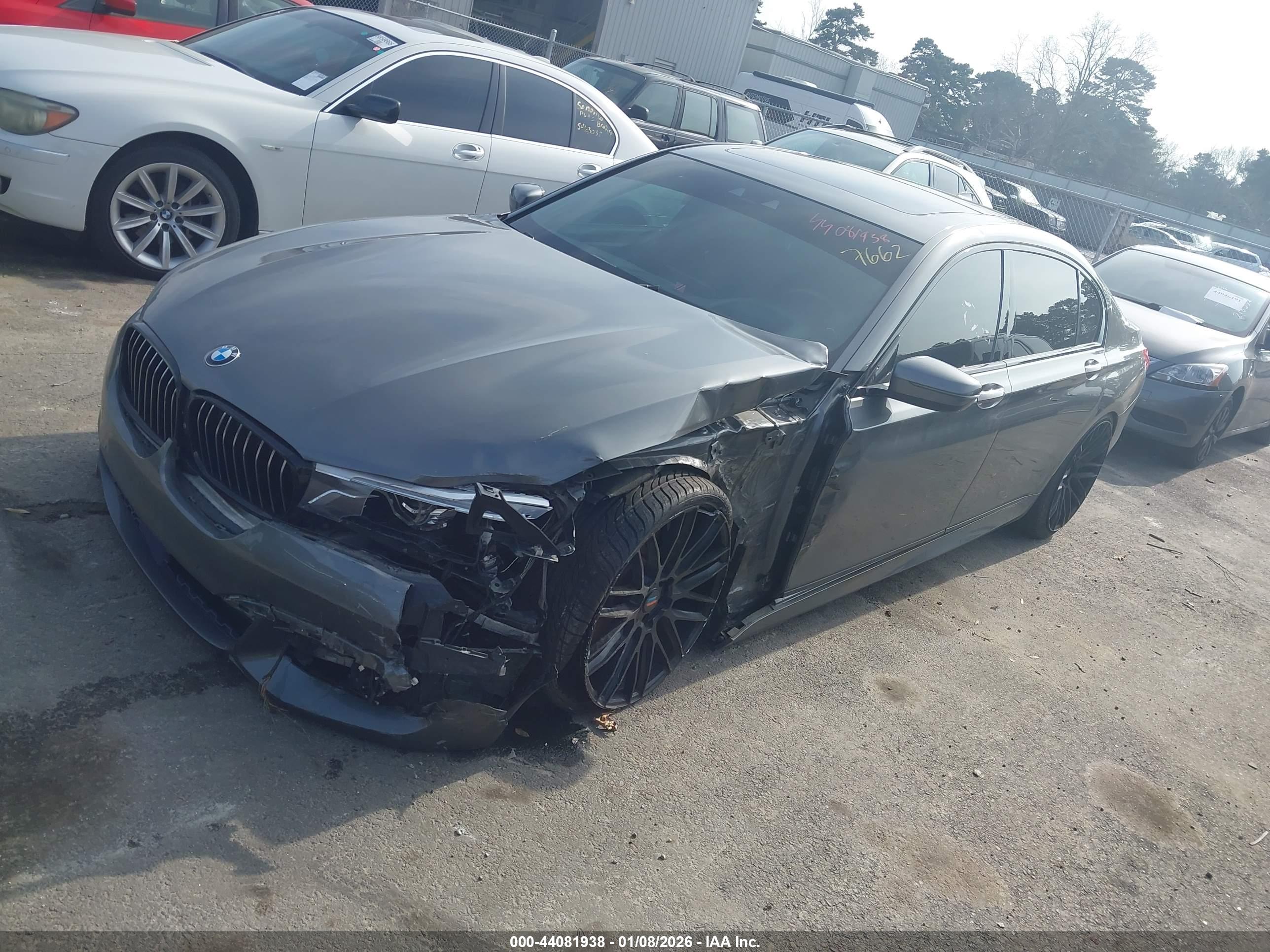BMW 750I image 2