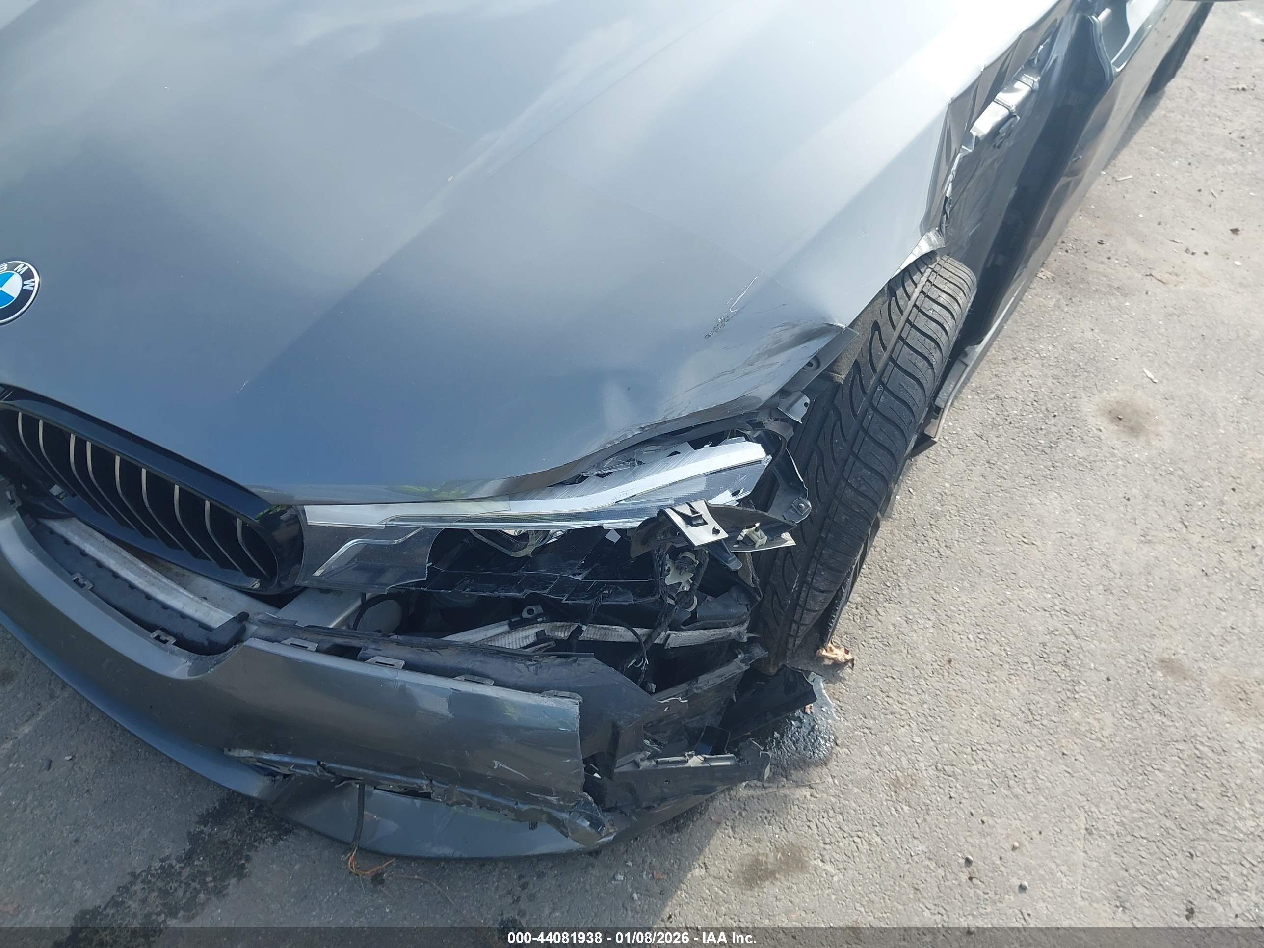 BMW 750I image 6