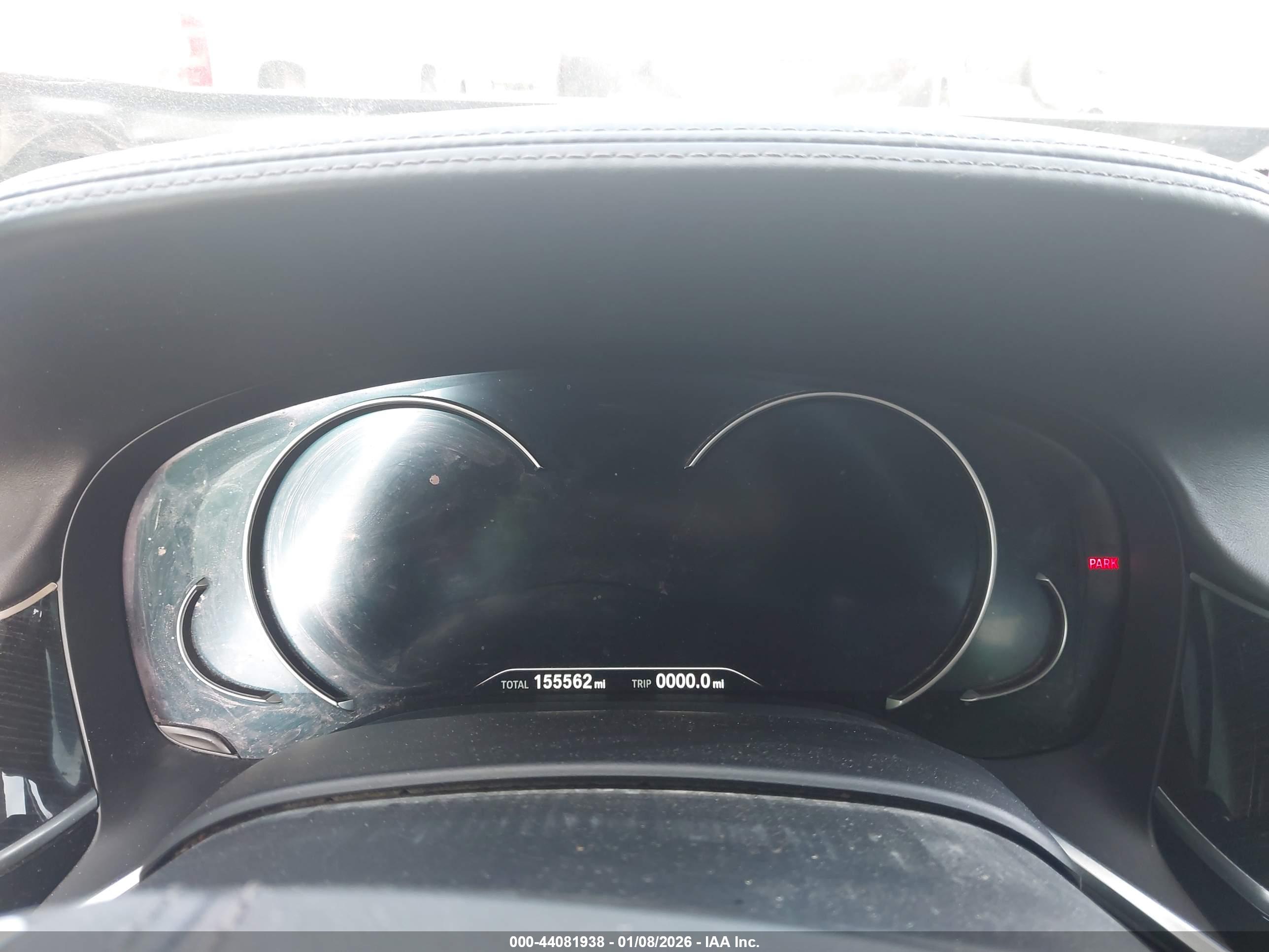 BMW 750I image 7
