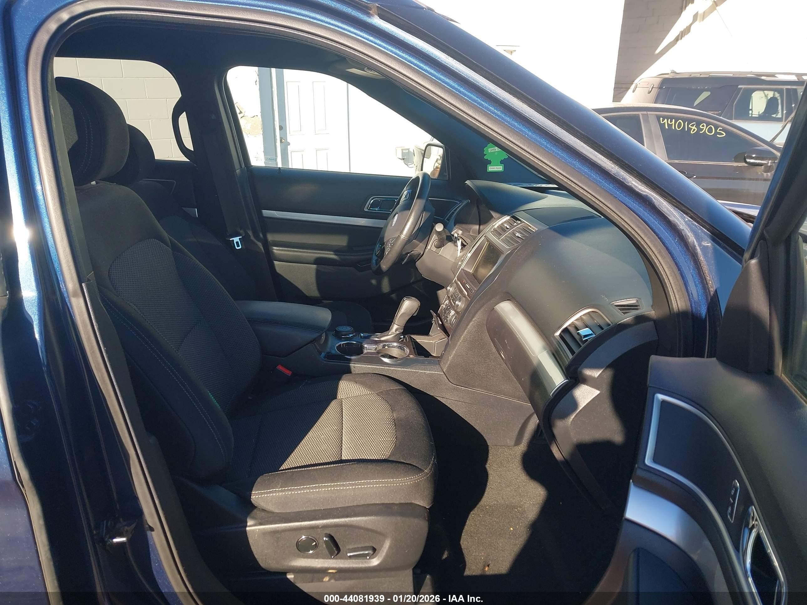 FORD EXPLORER image 5