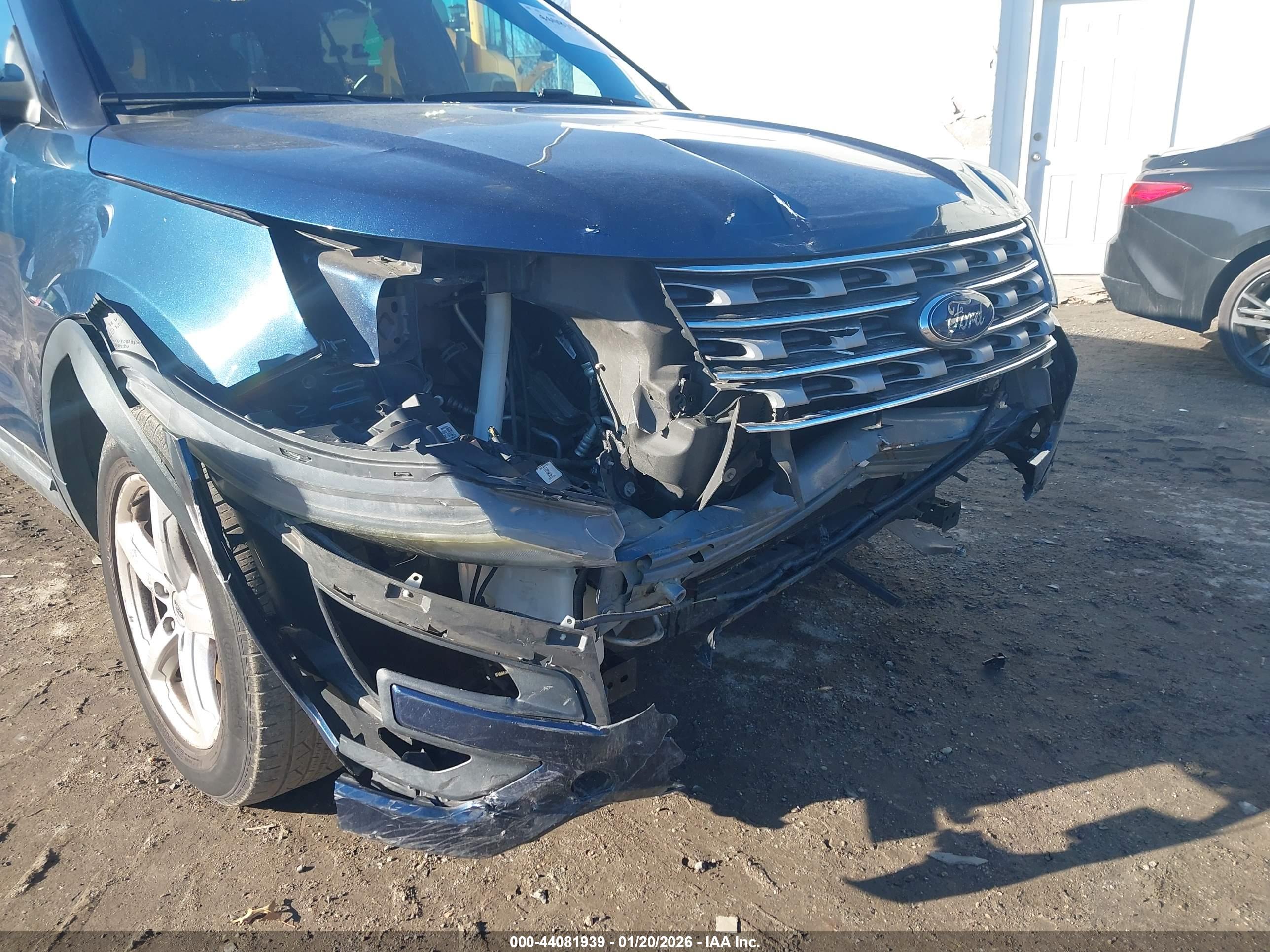 FORD EXPLORER image 6