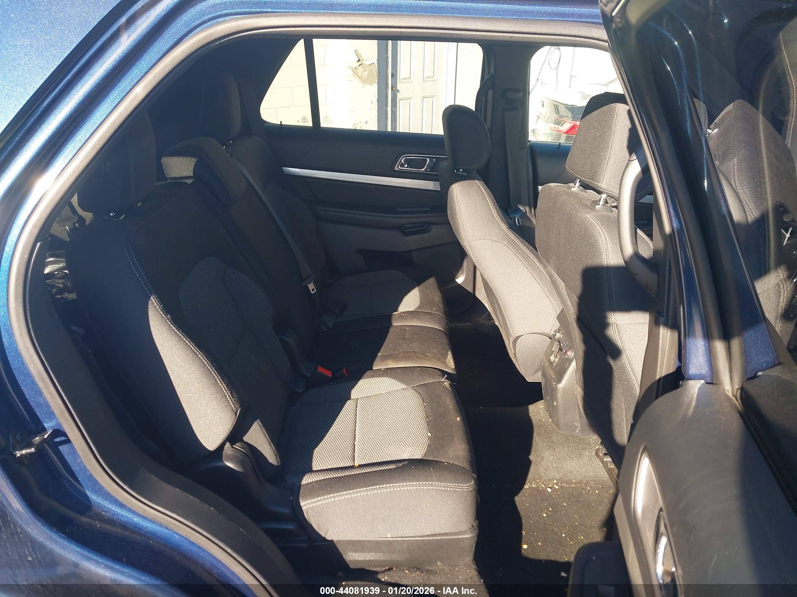 FORD EXPLORER image 8
