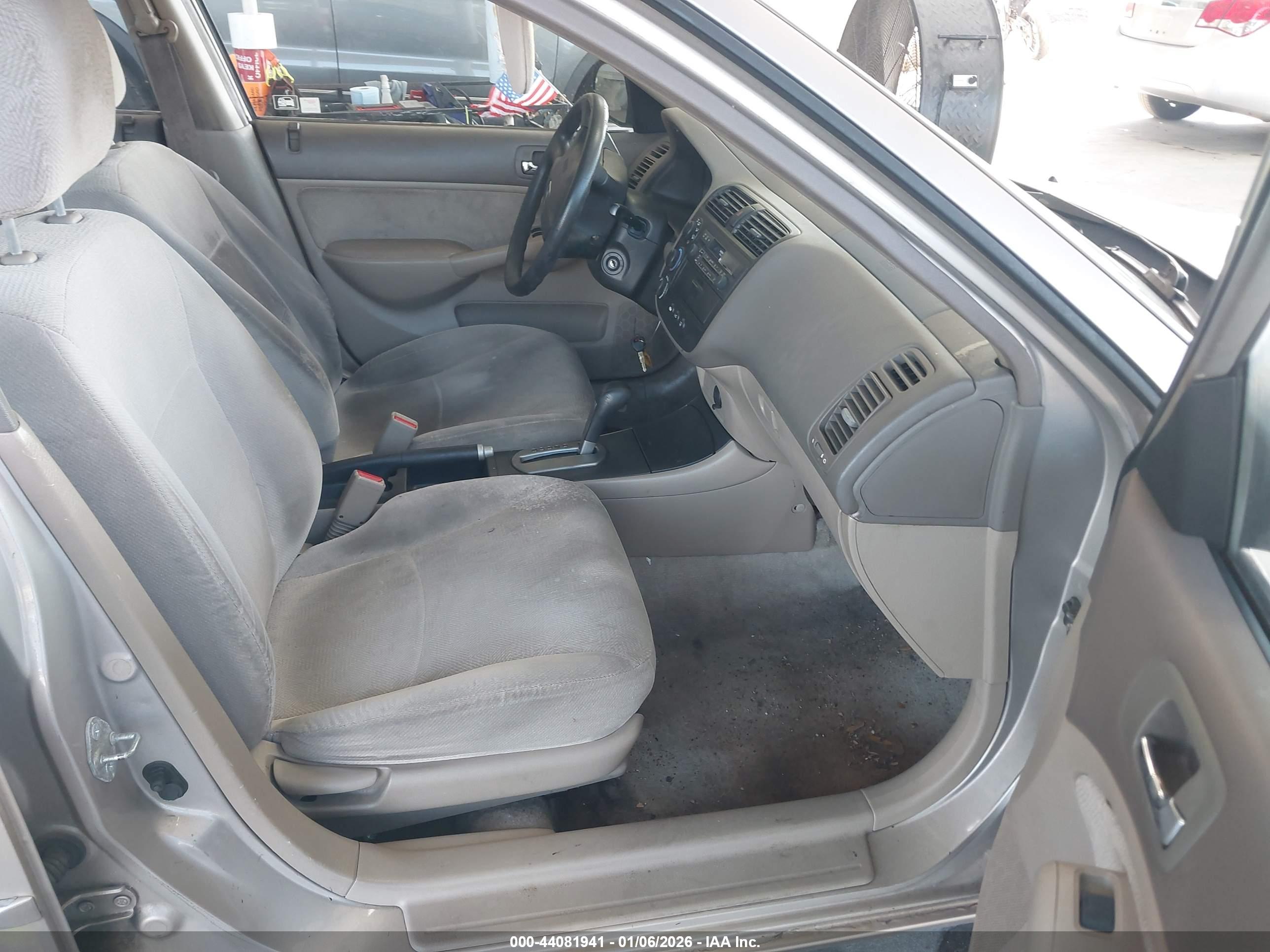 HONDA CIVIC image 5