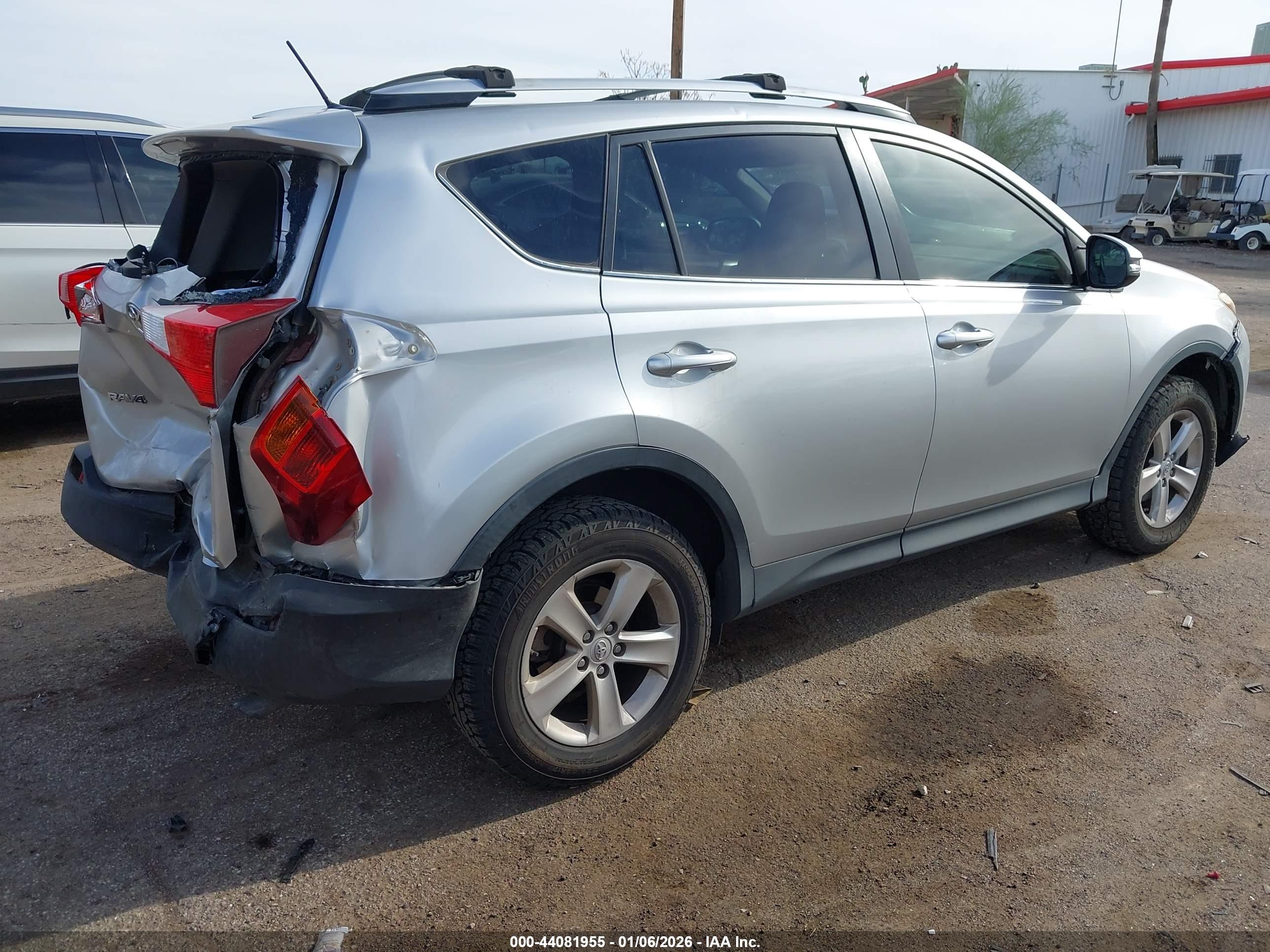 TOYOTA RAV4 image 4