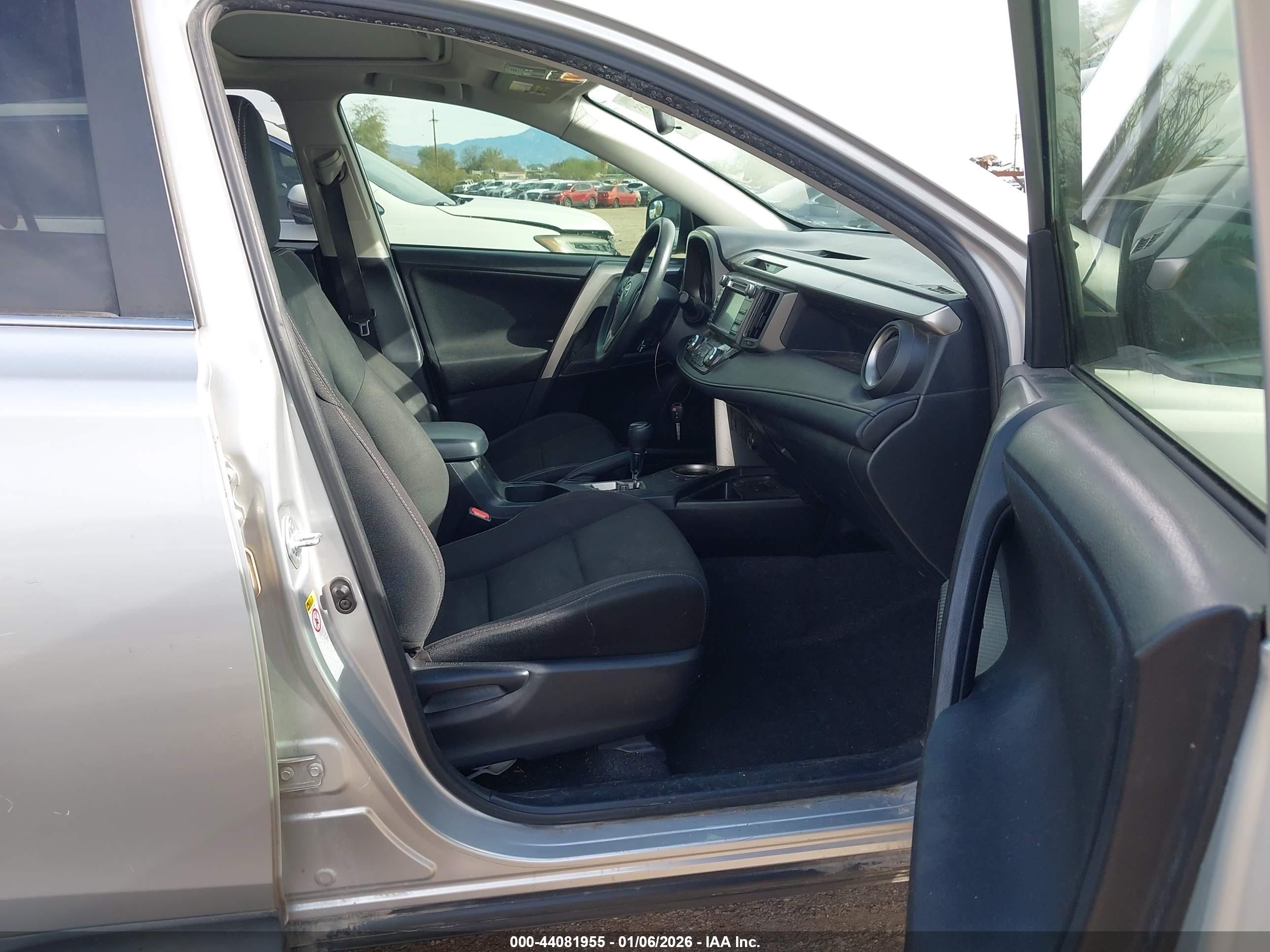 TOYOTA RAV4 image 5