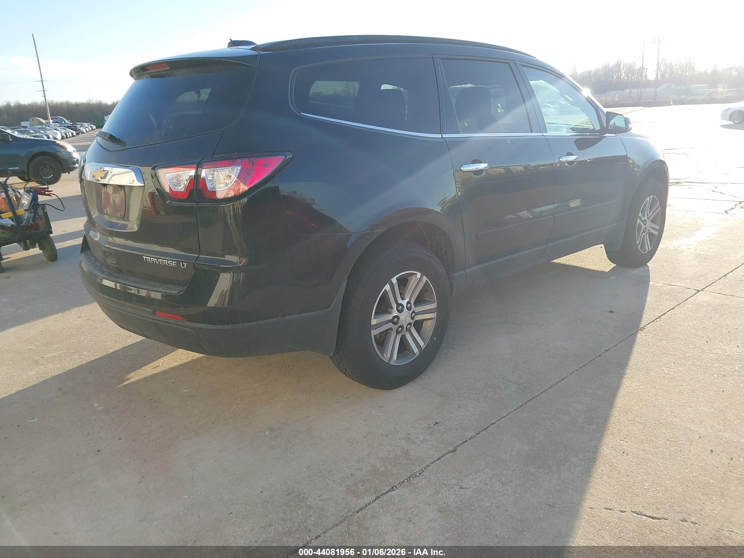 CHEVROLET TRAVERSE image 4