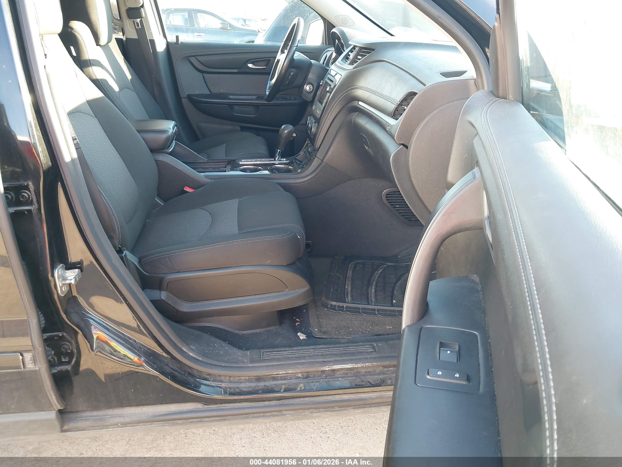 CHEVROLET TRAVERSE image 5