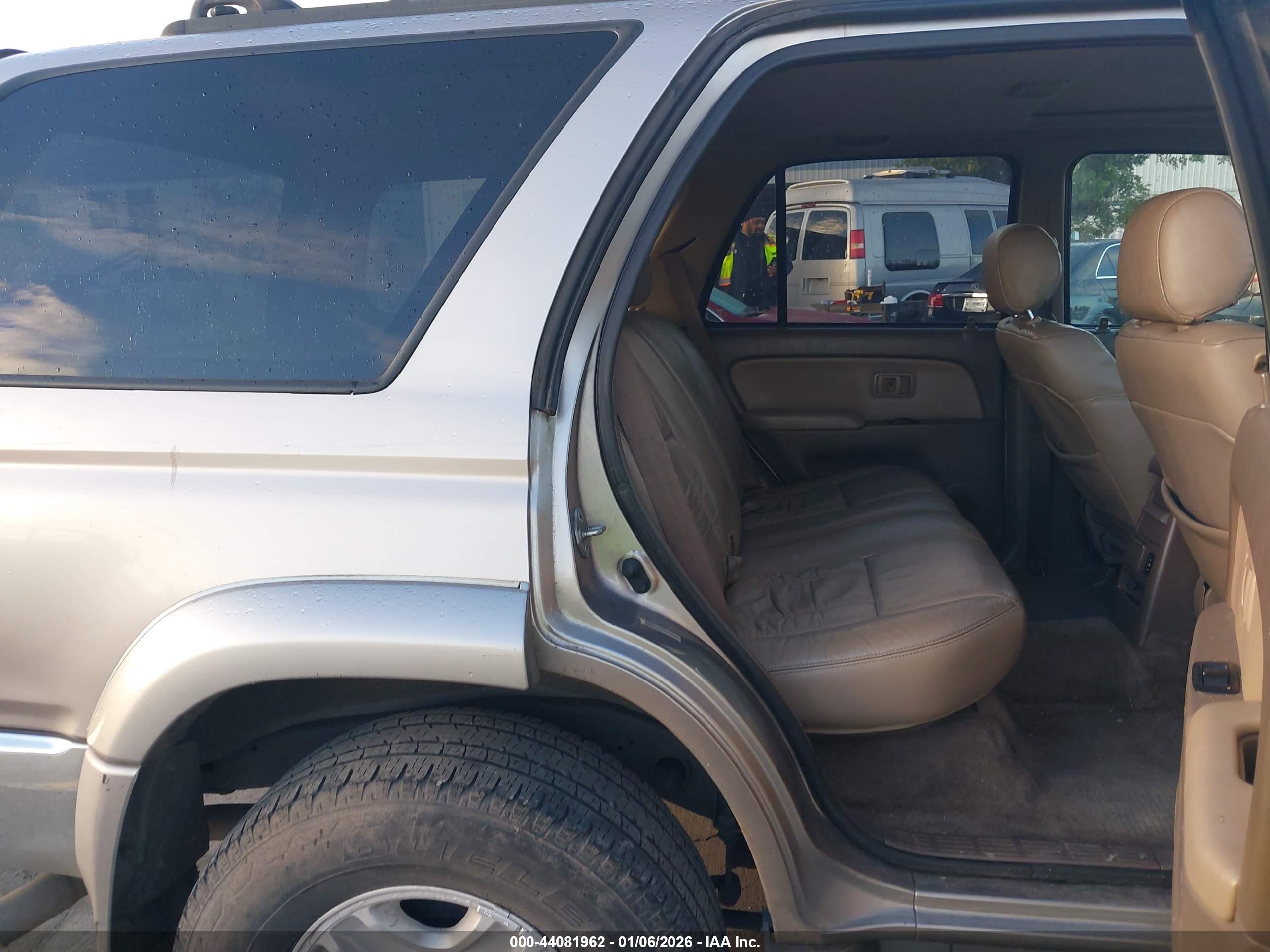 TOYOTA 4RUNNER image 8